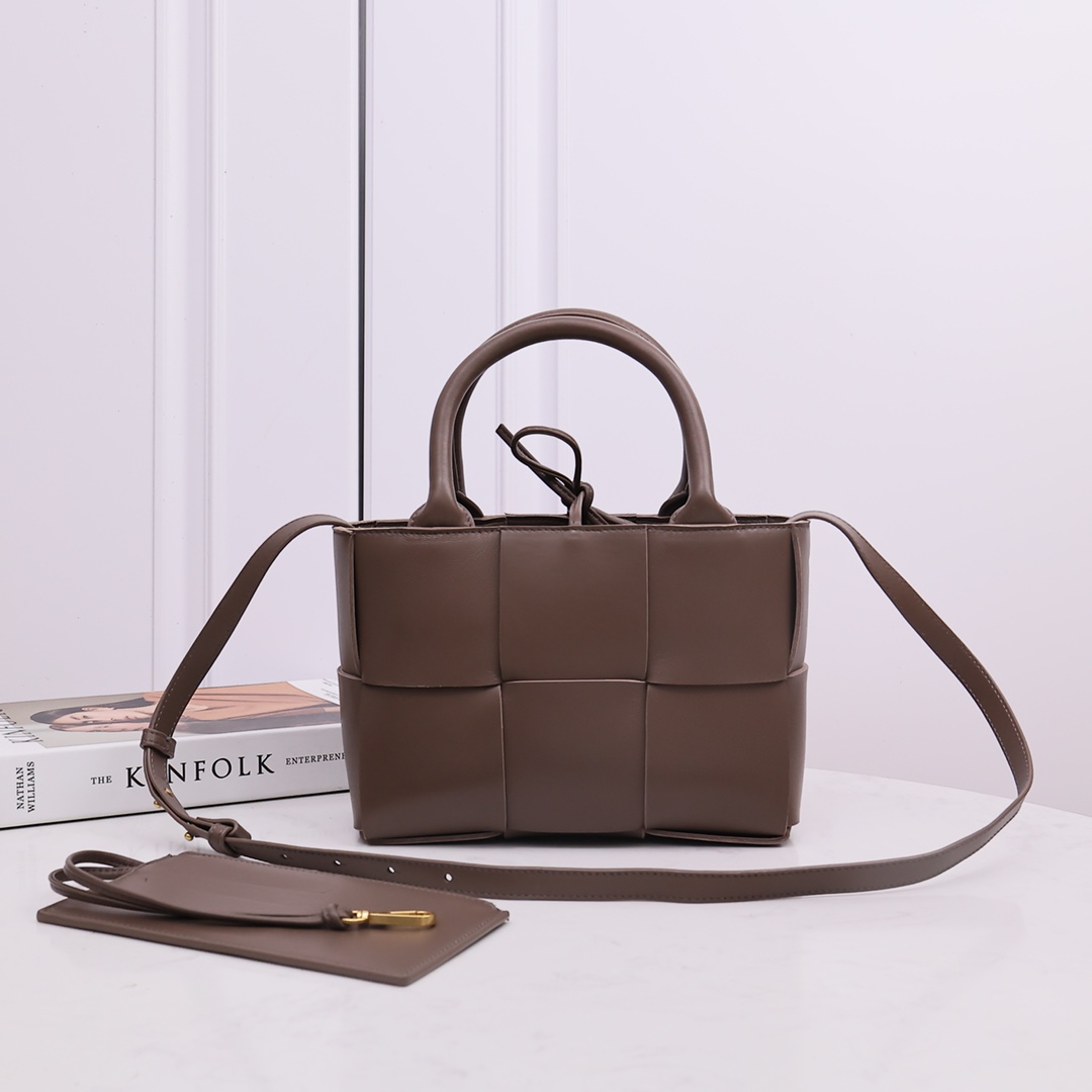 Mini Tote Bag Leather Woven Three-Compartment Shoulder Strap