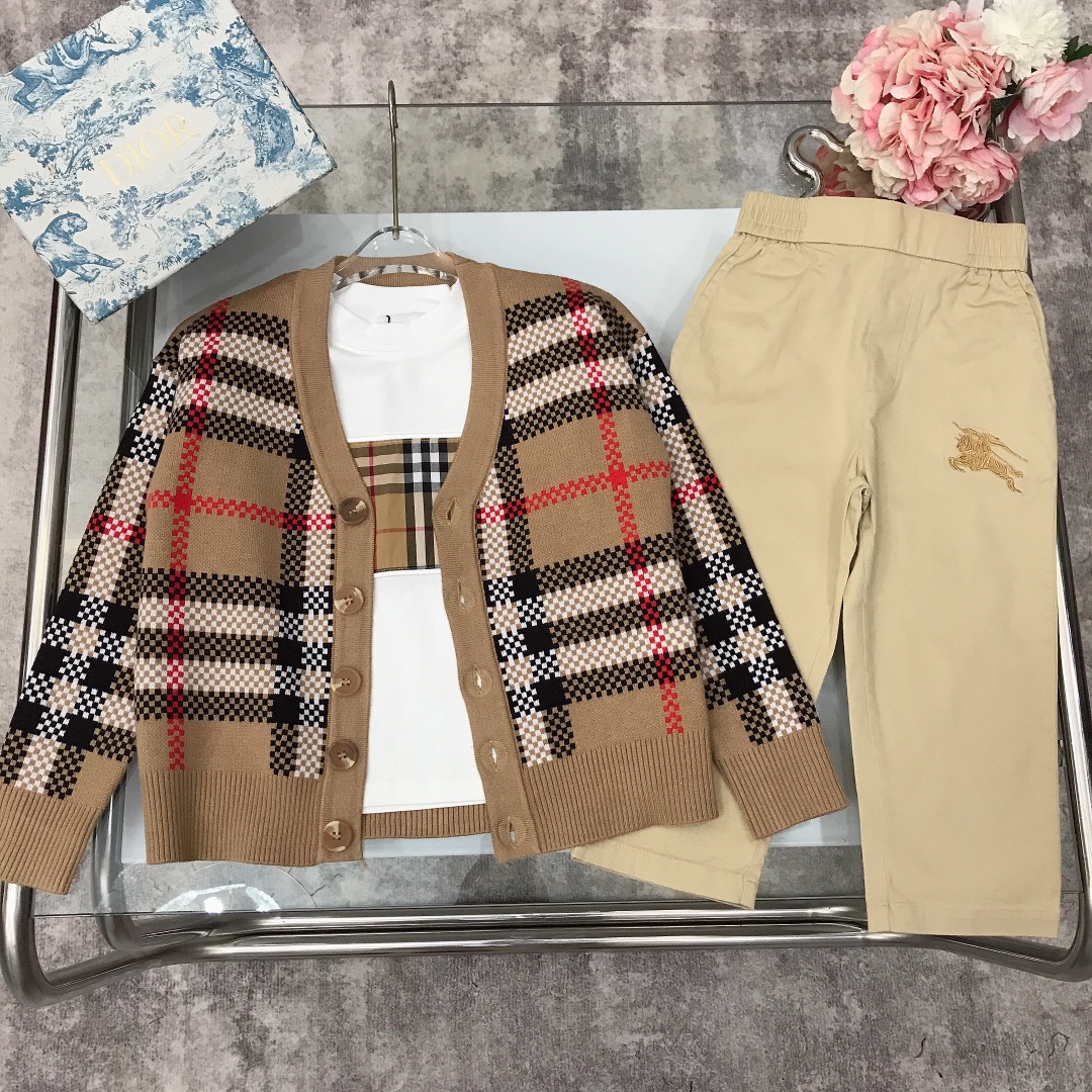 Burberry 2023/SS Qualifier Series: New Sets in White and Hidden Blue, Sizes 100-150CM - 图片 5