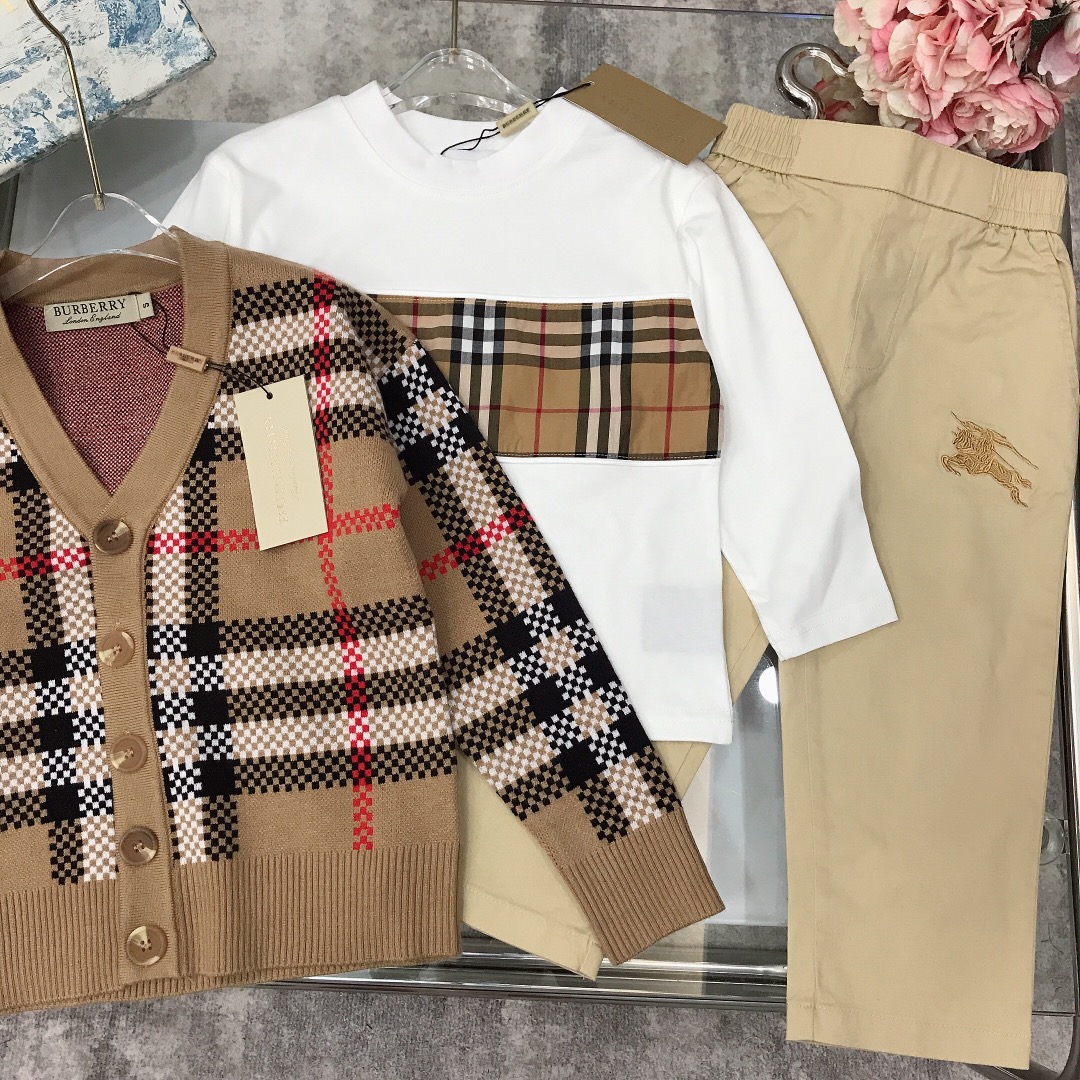 Burberry 2023/SS Qualifier Series: New Sets in White and Hidden Blue, Sizes 100-150CM - 图片 2