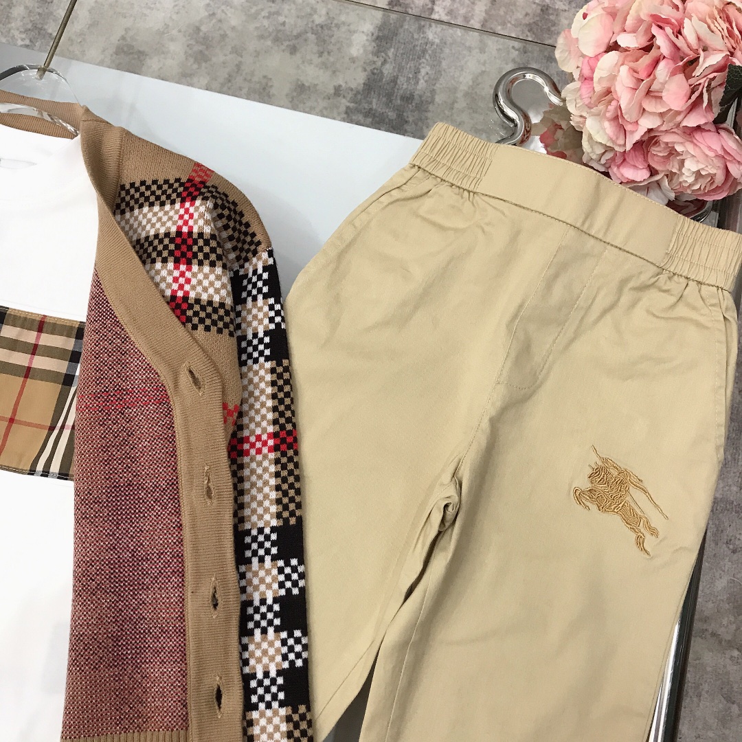 Burberry 2023/SS Qualifier Series: New Sets in White and Hidden Blue, Sizes 100-150CM - 图片 9