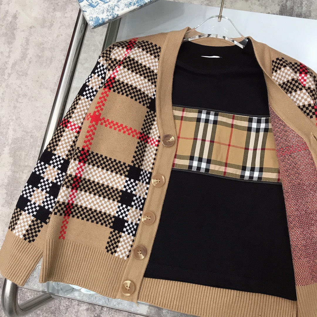 Burberry Qualifier Series 2023/SS: New T-Sweety-Sweety Collection in White and Black - 图片 6