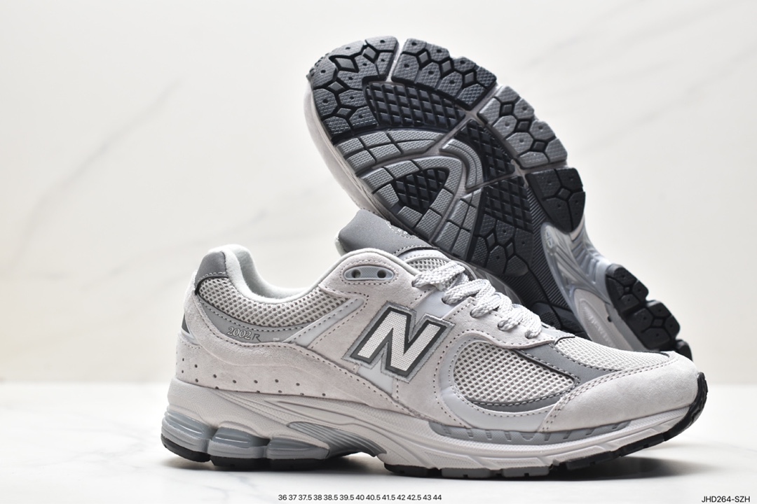 190 New Balance 2002R 沿袭了面世之初的经典科技 ML2002RO