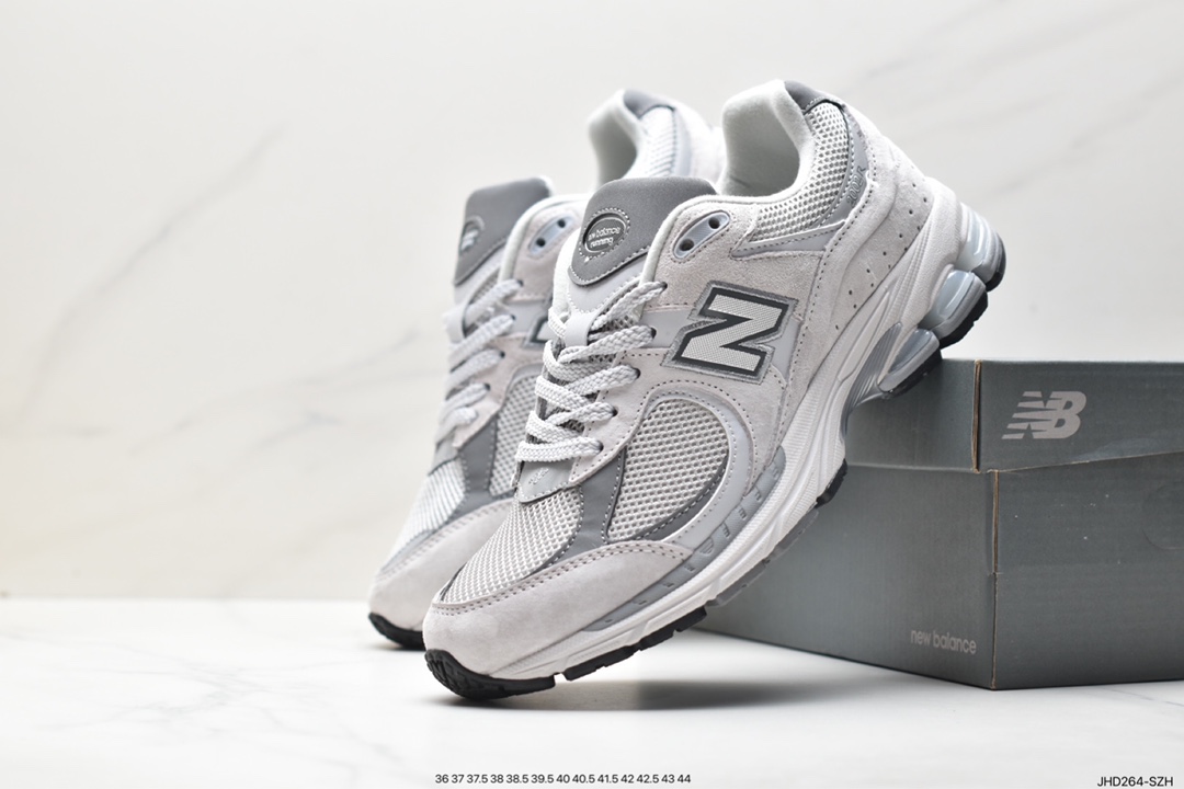 190 New Balance 2002R 沿袭了面世之初的经典科技 ML2002RO