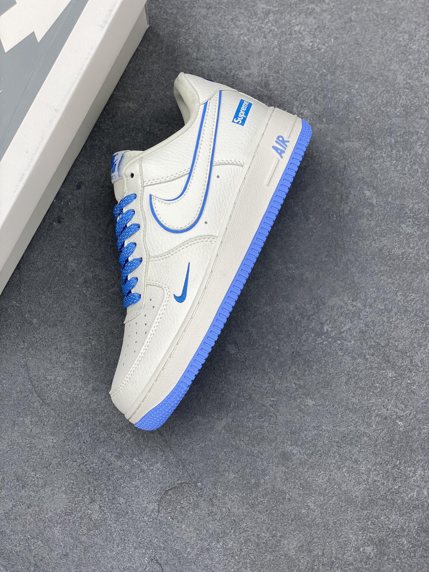Nike Air Force 1 '07 Supreme Low-Top Sneakers - Casual Style 8 i1693079340 3834 6