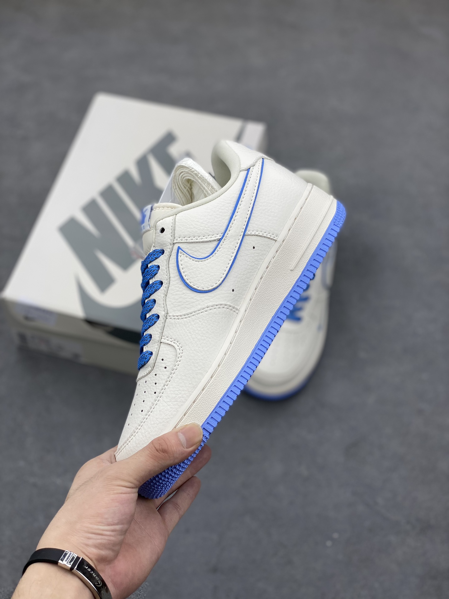 Nike Air Force 1 '07 Supreme Low-Top Sneakers - Casual Style 4 i1693079340 8722 2