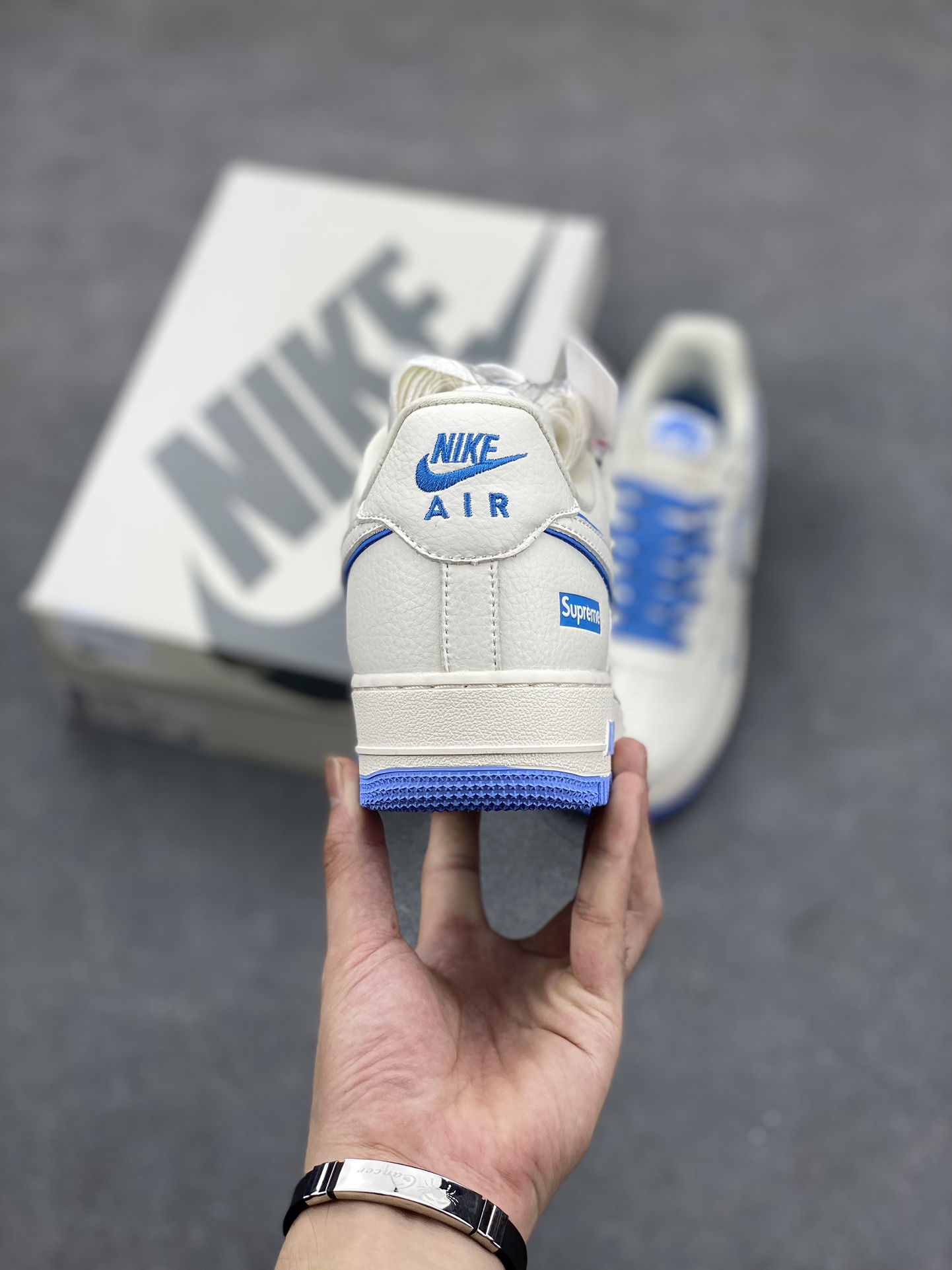 Nike Air Force 1 '07 Supreme Low-Top Sneakers - Casual Style 5 i1693079340 9556 3