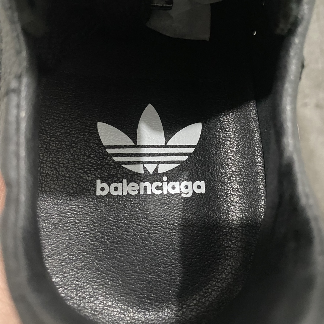 图片[7]-【OK版本】Balenciaga x Adidas Originals StanSmith巴黎世家阿迪达斯联名款史密斯做旧风运动鞋 HP6779n鞋面整体超软头层小牛皮  牛皮软而细腻 毛孔清晰可见，上脚柔软度完美，知名顶级大厂出品，品质信得过💪🏻 尺码 35 36 37 38 39 40 41 42 43 44 45-莆田鞋批发中心