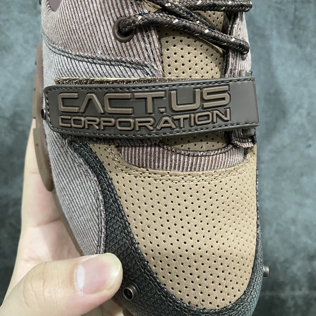 图片[4]-【纯原版】CACT.US CORP x Air Trainer 1“Wheat”棕nTravis Scott联名款  复古高帮休闲训练鞋n#原楦原纸板开发 一致匹配原版n#鞋舌暗藏防水可拆式覆面n#灯芯绒与网眼质塑造不一样鞋款n#鞋侧经典的反勾造型 彰显联名身份#后跟独特的拉链设计搭配圆柱形鞋带n#呈现出复古鞋款独特的气质 官方货号：DR7515-200 尺码：40 40.5 41 42 42.5 43 44 44.5 45 46 47.5-莆田鞋批发中心