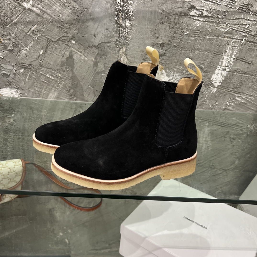 Stylish and Versatile: Common Projects Chelsea Boots for All Seasons - 图片 2