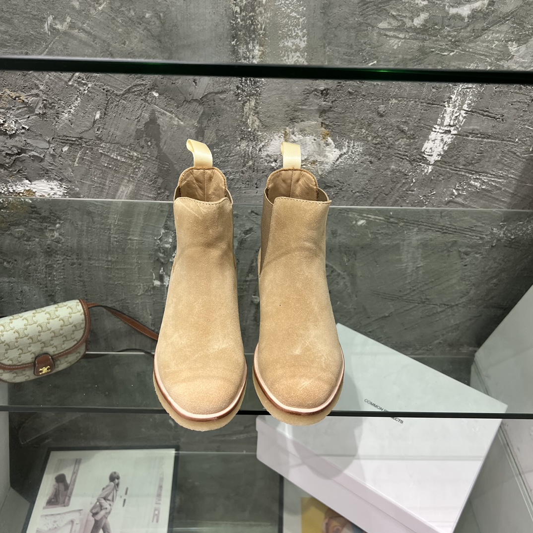 Versatile Common Projects Chelsea Boots for All Seasons: Unisex Sizes 35-40 (Women) and 39-45 (Men) - 图片 1