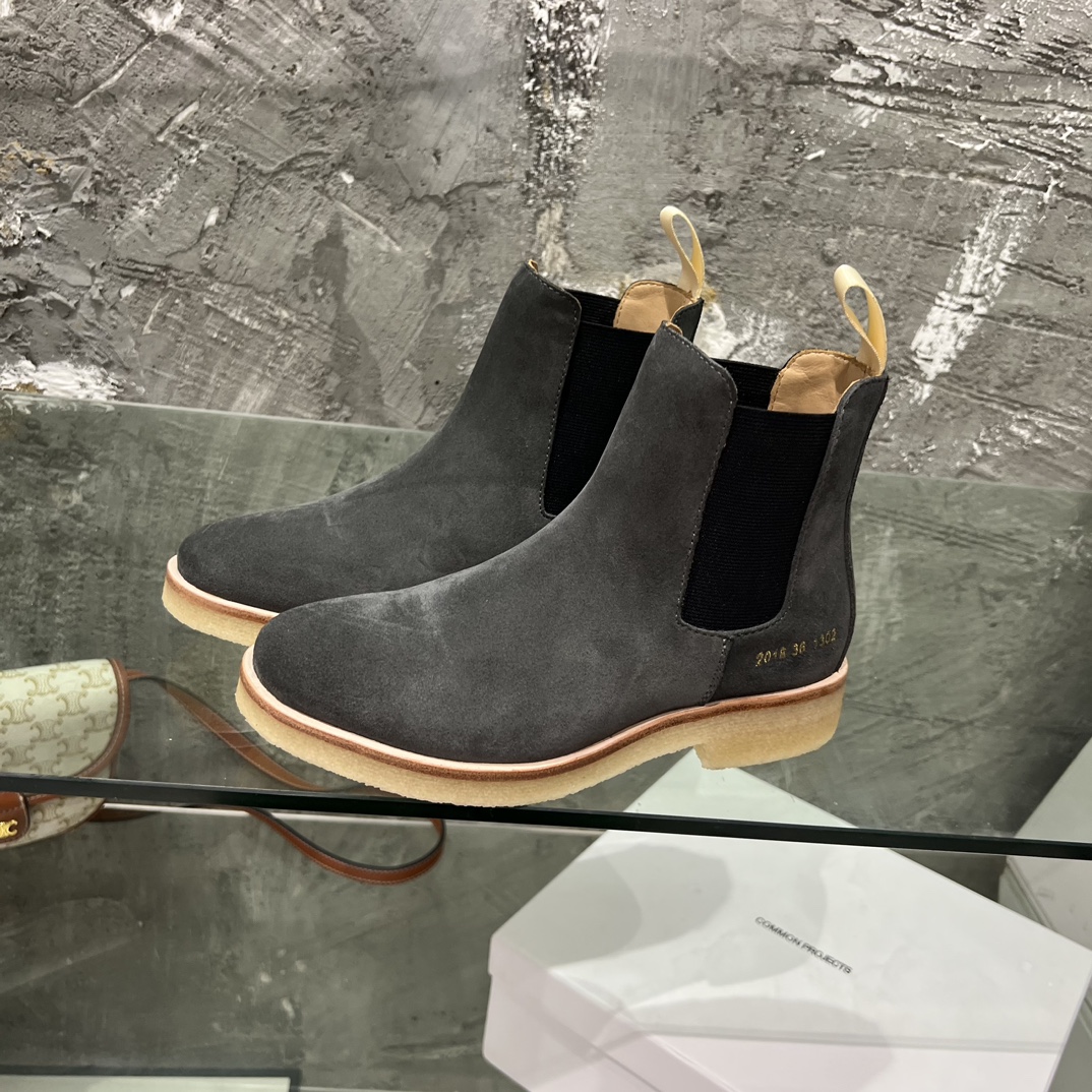 “Common Projects Chelsea Boots: Timeless Style for All Seasons” - 图片 2