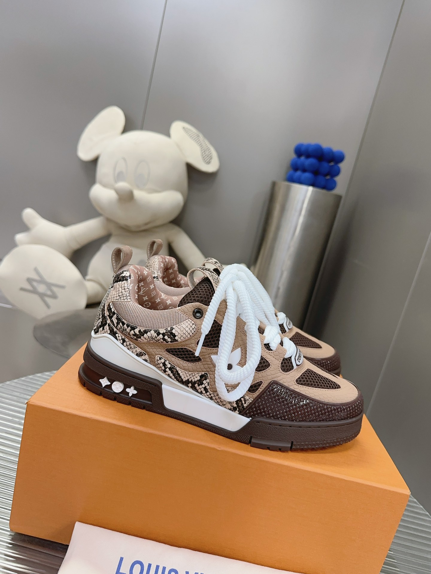 Louis Vuitton 顶版 𝟐𝟎𝟐𝟑/𝐒𝐒 𝐧𝐞𝐰 路易威登走秀滑板鞋