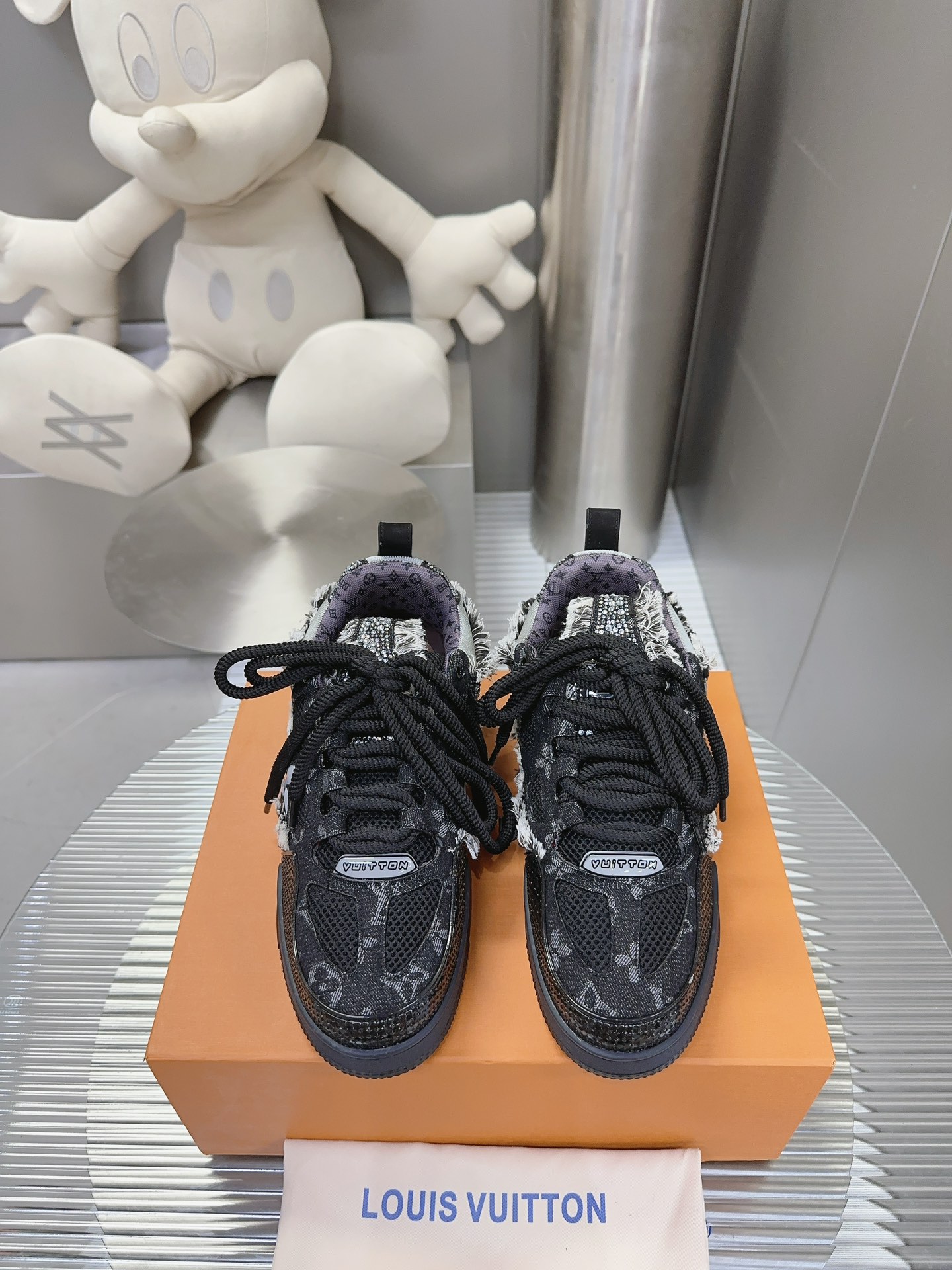 Louis Vuitton 顶版 𝟐𝟎𝟐𝟑/𝐒𝐒 𝐧𝐞𝐰 路易威登走秀滑板鞋