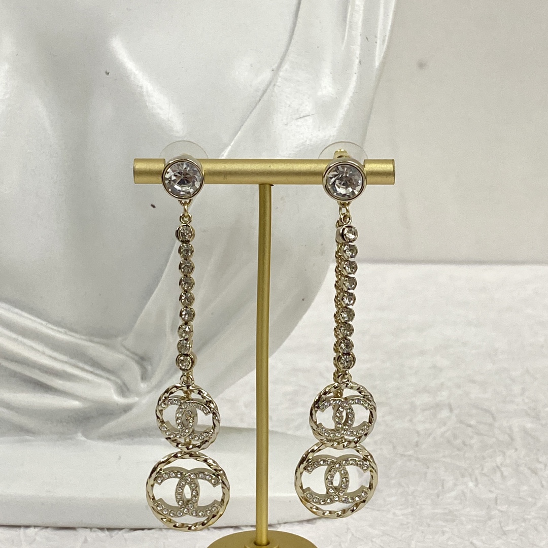 Luxury 7 Star Replica
 Chanel Jewelry Earring Set With Diamonds