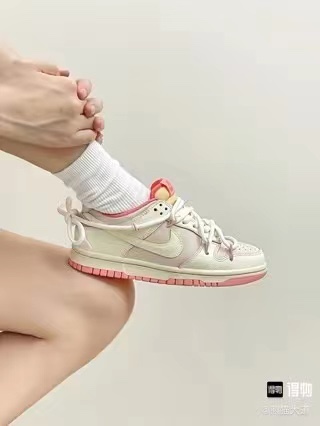 ? 正品定制Nike Dunk Low 白桃茉莉 粉蜡色系 淡粉配色?