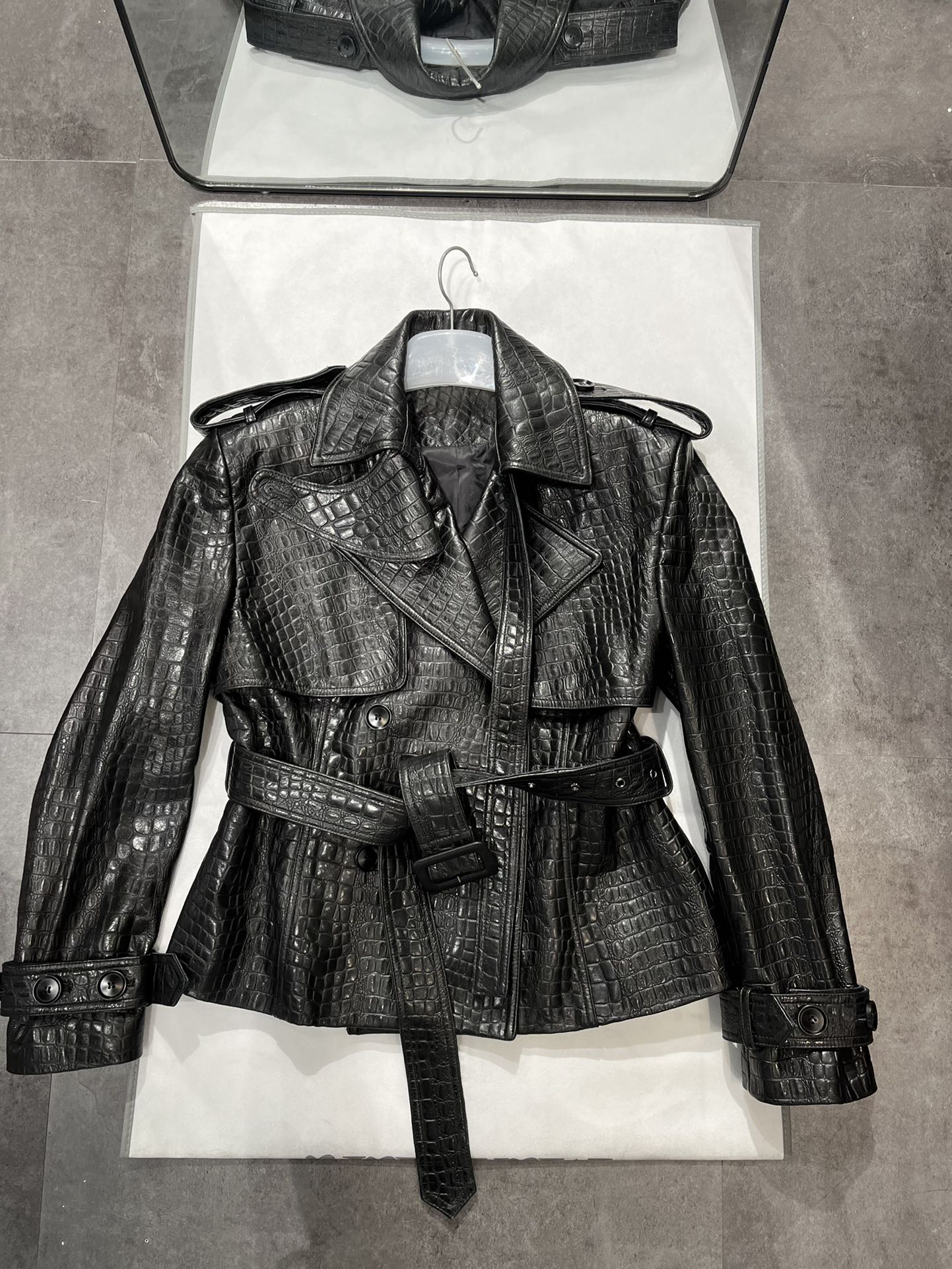 NO:721843,Size S-Xxl, good size, super cool upper body!  Large-scale Burberry buttons need to be printed in advance. Burberry-clothing, burberry,19860909尺寸S- Xxl码,尺码足,上身超酷！大货巴宝莉纽扣,需要光版提前说.,博柏利-服装,burberry,,Women's clothing