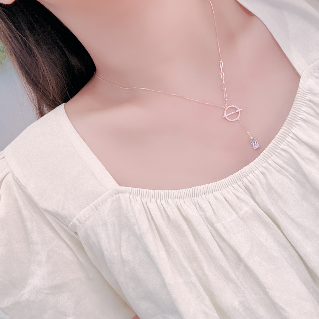 さわやか系ニッケル無添加銀ネックレスゴールド 告白