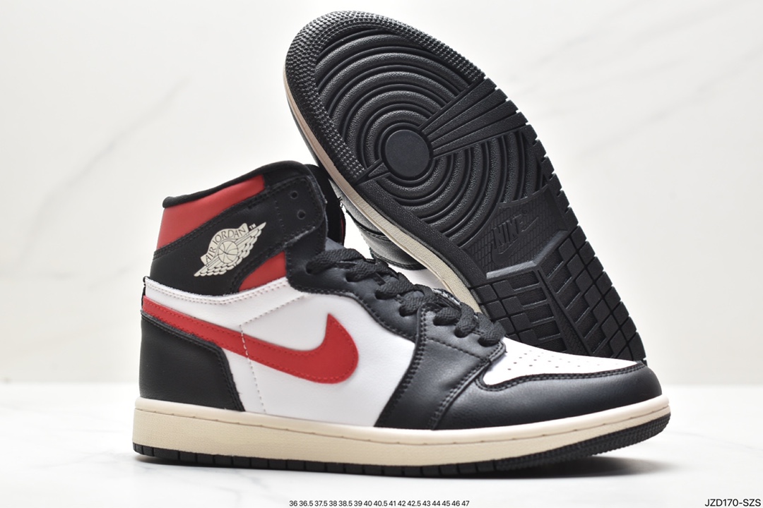 Nike Air Jordan 1 Retro High OG ”Black/White” AJ1 Michael Jordan high-top basketball shoes DO7440-821