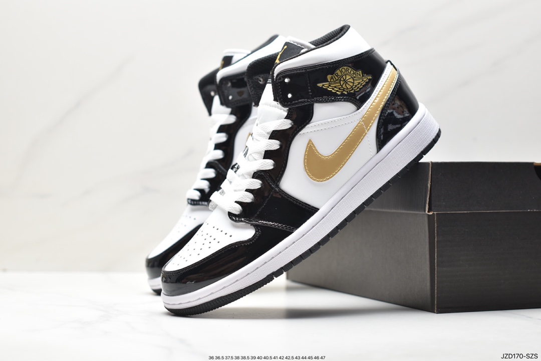 Nike Air Jordan 1 Retro High OG ”Black/White” AJ1 Michael Jordan high-top basketball shoes DO7440-821