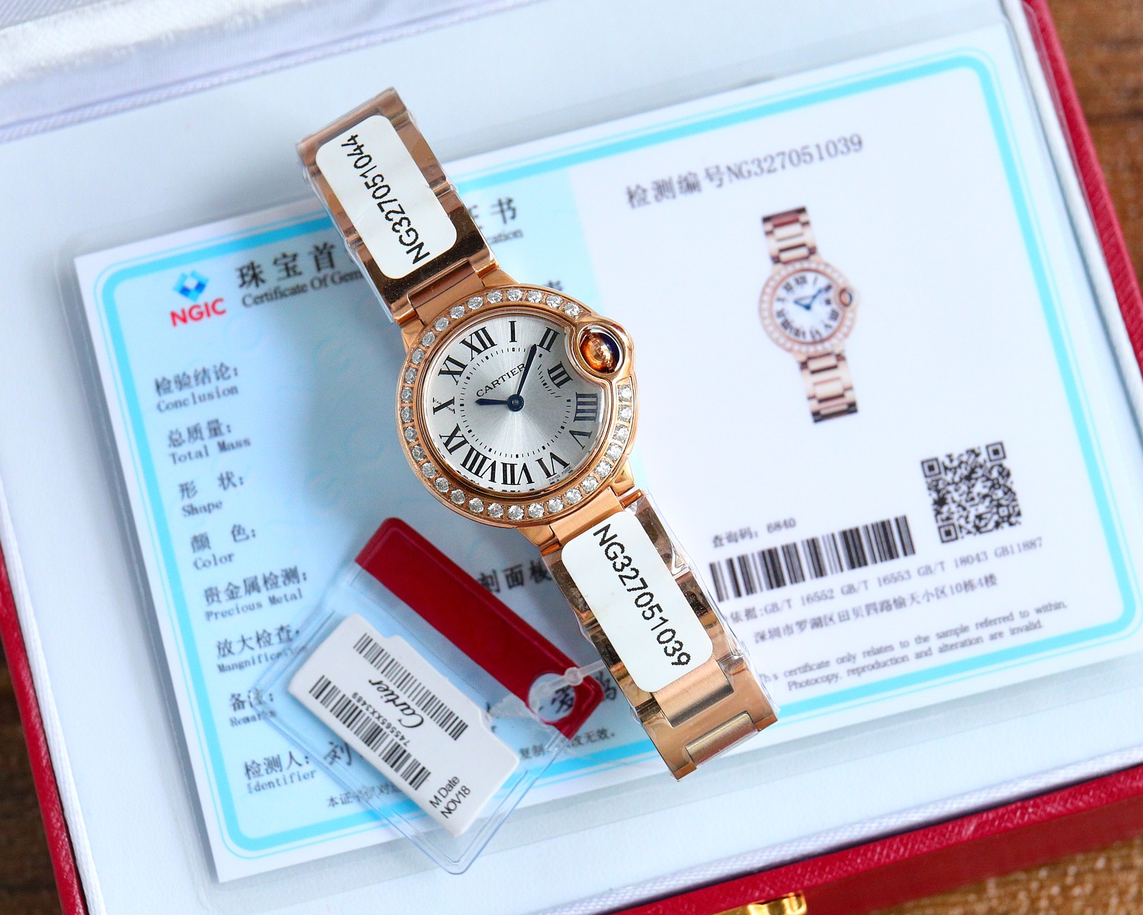 NO:145294,.The most luxurious high-end hard product in history, super large diamonds VS1.8, a total of 30 pieces, a small number of them arrived!  Exclusive first release!  Kajia Real Diamond Blue Balloons Europe channel. At the end of the year, many OEMs abroad will release this very expensive watch, which is also a Swiss quartz movement, 28mm dial, and American crocodile leather strap!  Each has a certificate issued by a national institution to ensure that each piece is a real diamond with detailed parameters, far from comparable to those fake certificates in the market. The inspection number of each certificate is unique, one by one, and there is no duplication. The official website of the agency can check it!  It’s worth buying diamonds at this price, let alone buying a watch brand. No one will do this loss-making business to imitate it. Giving gifts is absolutely amazing!  The speed is coming, crocodile skin19860909.史上最奢华高端硬货,超大钻石VS1.8,共30颗,少量到货！独家首发！卡家真钻蓝气球欧洲渠道,每到年底国外很多代工都会流点这种很贵的表出来,同属瑞士石英机芯,28mm表盘,美洲鳄鱼皮表带！每只都有国家机构出具的证书,确保每一块都是真材实料真钻石,参数具体详尽,远非市场那些假证书可比,每一张证书的检测编号都是唯一编号,一一对应,绝无重复,机构官方网站可查阅！这个价格买钻石都值,更不要说买这个牌子的表,没人会做这个亏本生意去仿,送礼是绝对赞到爆！要的速度了,,crocodile skin,Watch