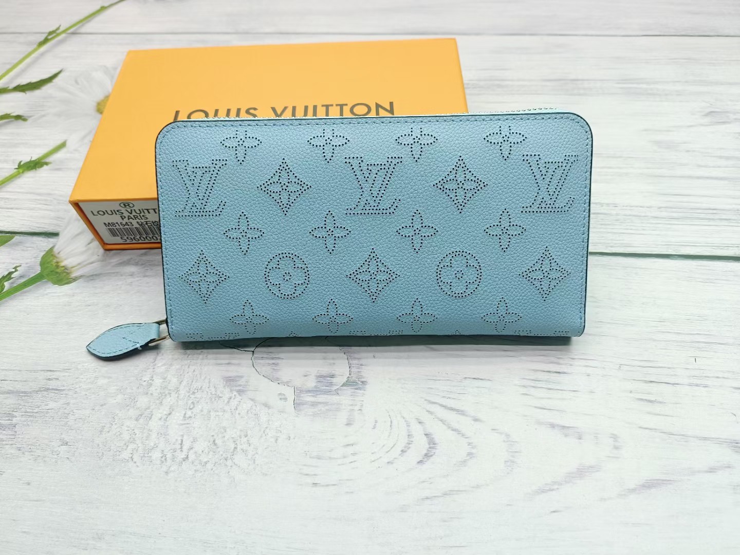 Genuine leather long zipper wallet front view