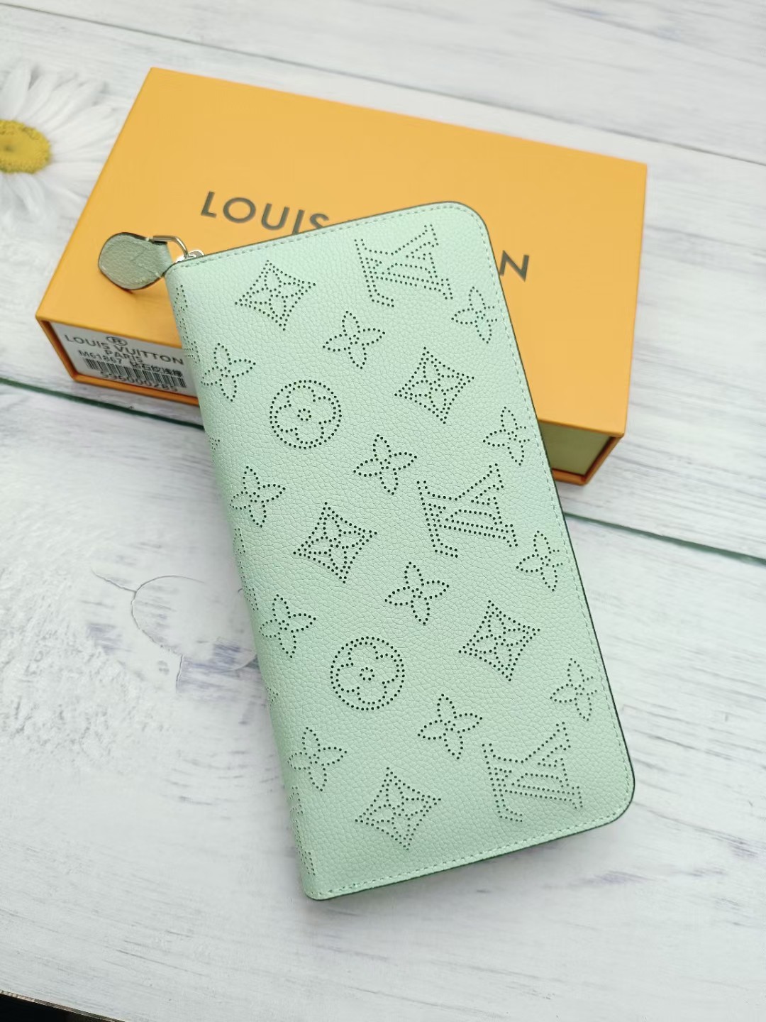 Long wallet interior layout