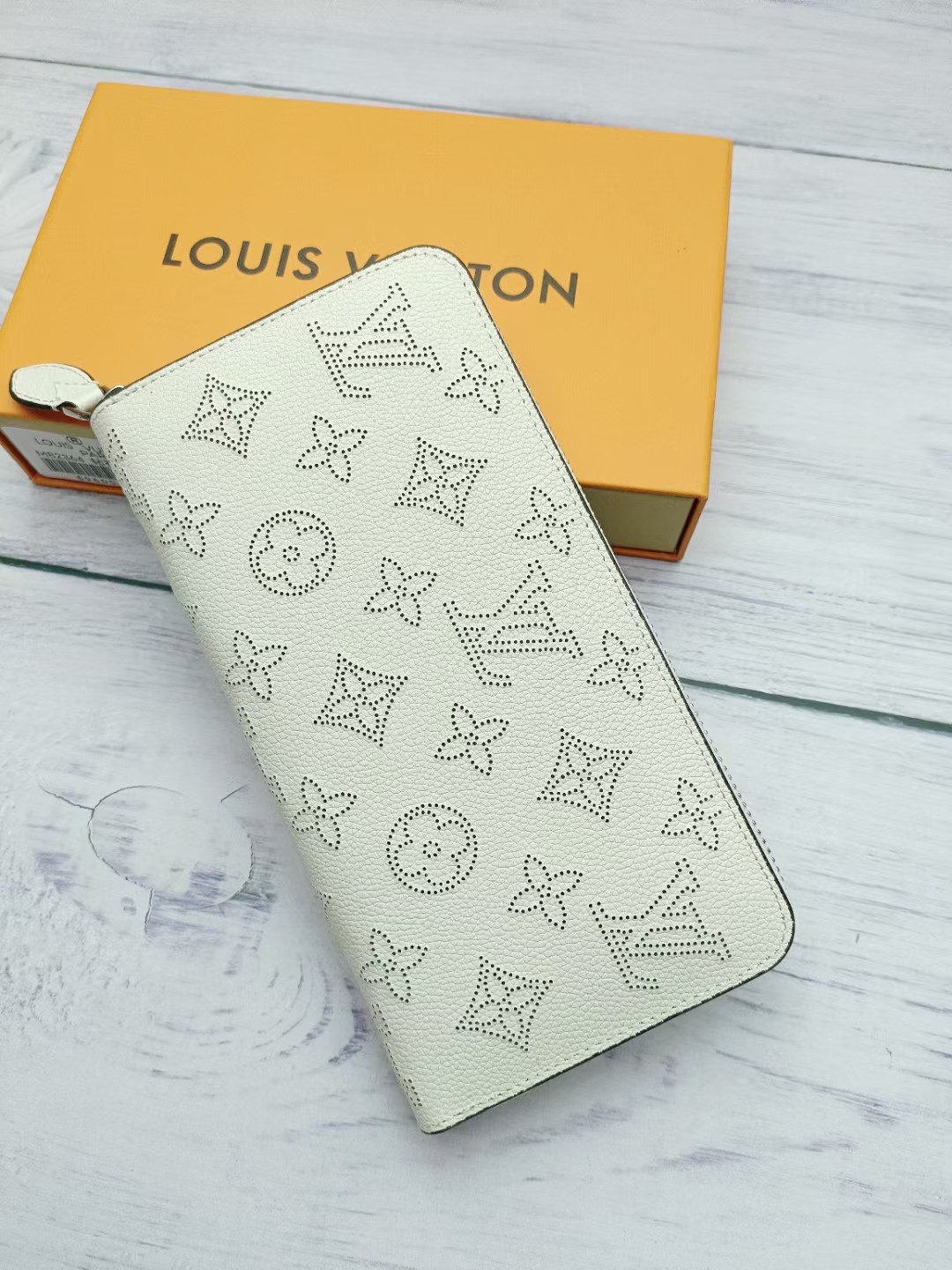 Long wallet interior layout