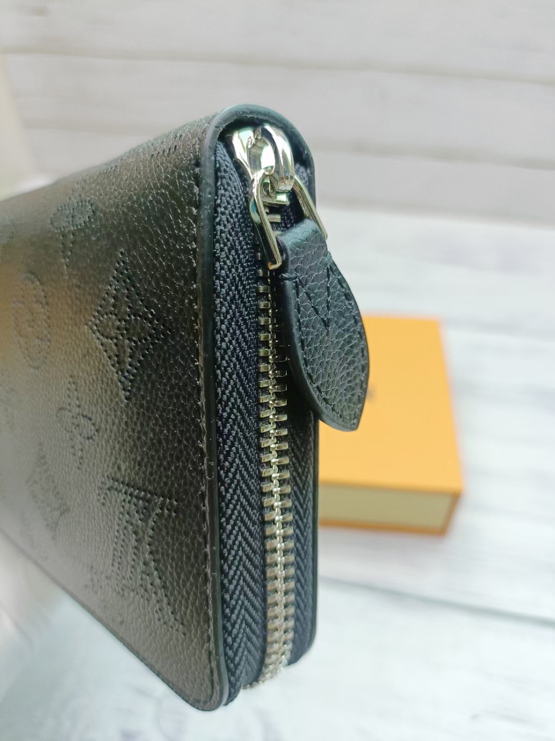 Leather wallet gift packaging