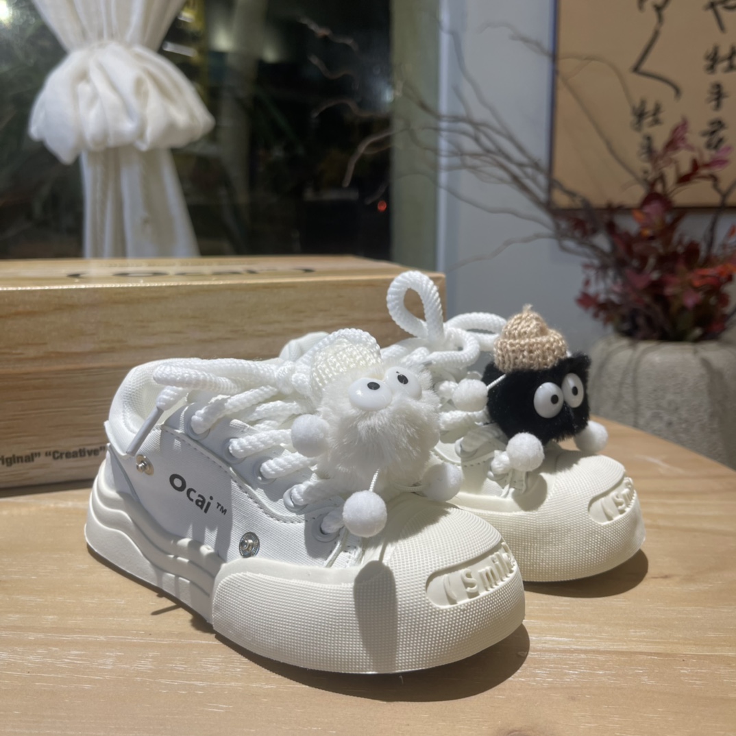 NO:338949,Welfare is here, special offers are not refunded and exchanged. Brand: Ocai, Cute, 23-37. This is a trendy brand of children's shoes that are now crazy and have finally been shipped!  That's right, he is Ocai's ugly and cute shoes with invisible Velcro is easy to put on and off. The anti-slip and wear-resistant accessories can be disassembled at will. It can be worn on one shoe and two. It can be worn in different styles. It can be salty or sweet. It's really a must-have for personal use, special price,19860909福利来啦,特价不退换 品牌: Ocai 丑萌  码数23-37 这是一款现在炒疯的潮牌童鞋也终于出货啦！没错他就是Ocai丑萌鞋采用隐形魔术贴方便穿脱 防滑耐磨配件可随意拆卸 真正做到一鞋两穿 穿出不同的风格 可盐可甜 简直超爱 必备自留款,特价款,,Children's