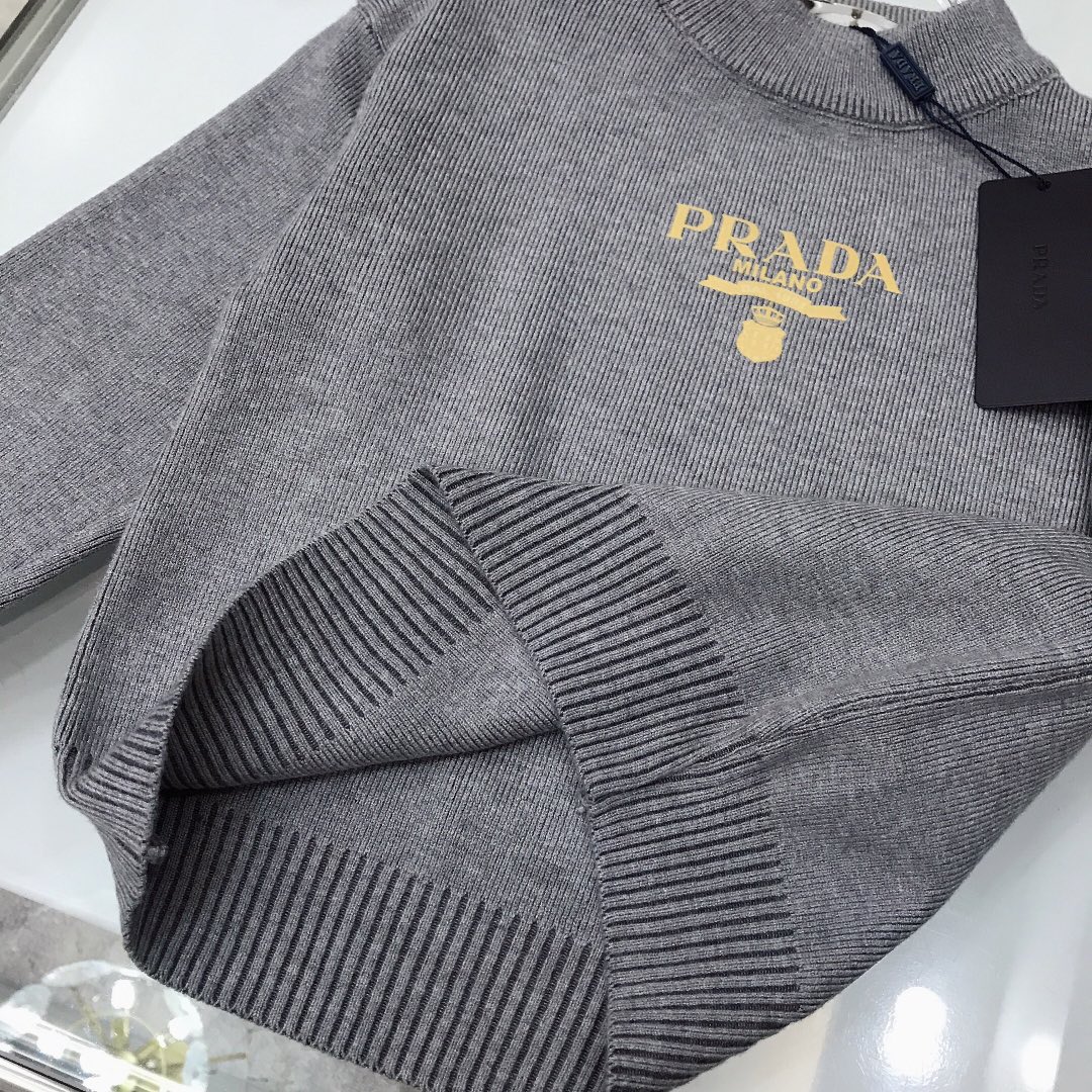 PRADA Rabbit-Flushed Semi-High-Collar Sweaters: Modern, Soft, Comfortable, Winter Fashion. - 图片 8