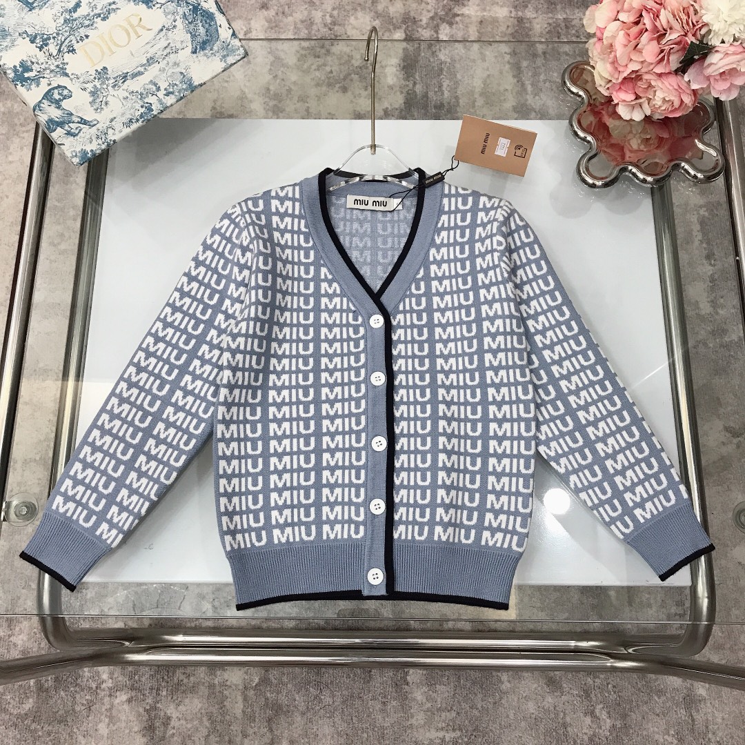 MiUMIU Baby Girls’ Rabbit-Flushed Sweaters: Soft, Cozy, and Stylish Winter Wear - 图片 1