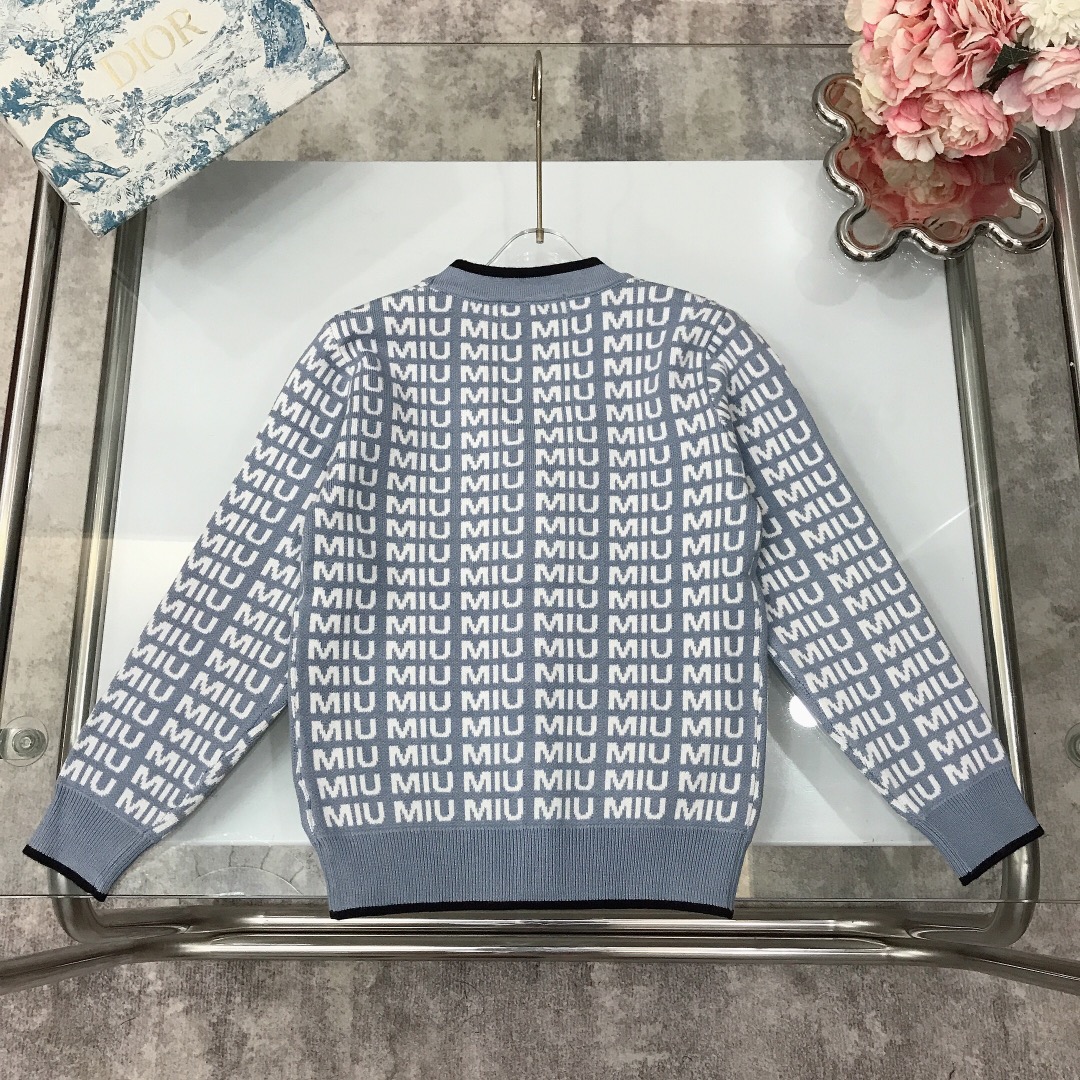 MiUMIU Baby Girls’ Rabbit-Flushed Sweaters: Soft, Cozy, and Stylish Winter Wear - 图片 9