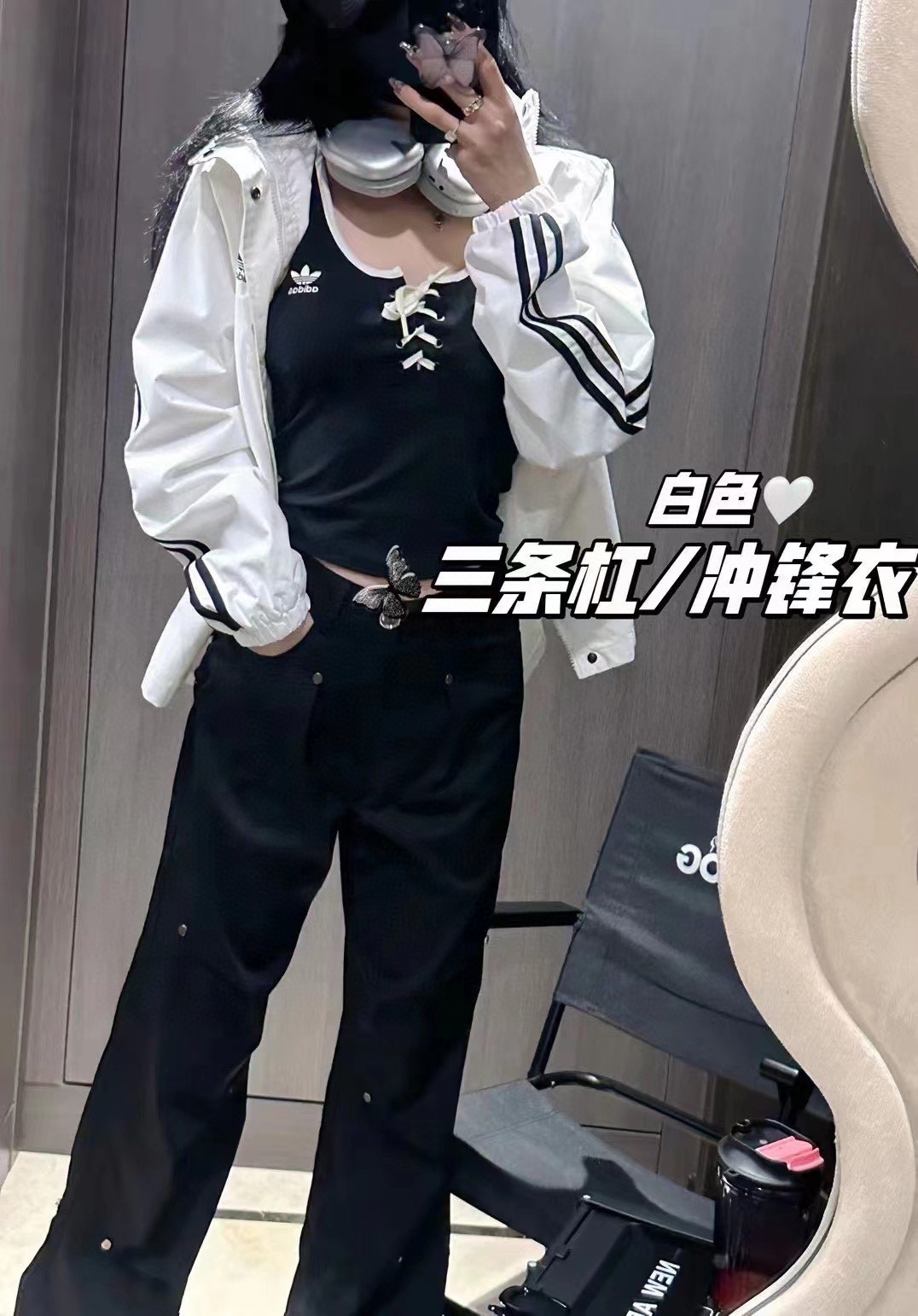 售价：39.9元 莆田版AD三叶草三条杠冲锋衣
2天左右出单号，一般隔天