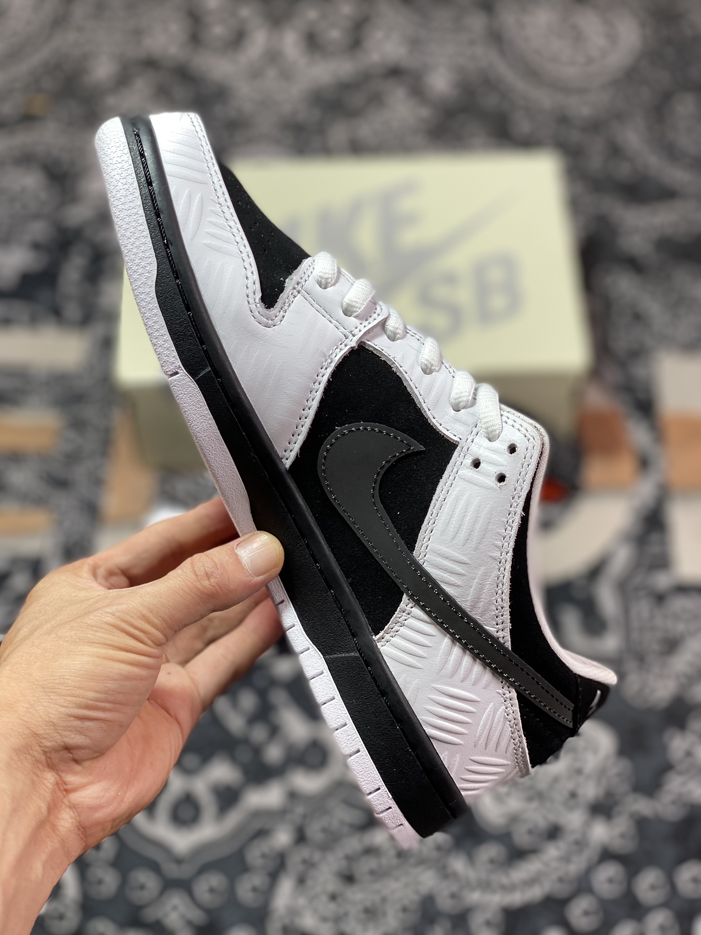 Preferred original level Tightbooth x NK Dunk SB Low joint embossed black and white FD2629-100