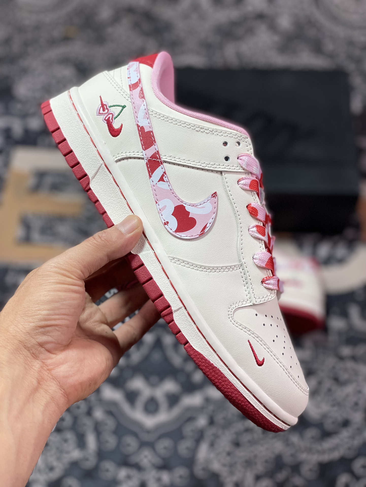 NK Dunk Low Retro ”DIY High-end Customization” Cherry Valentine's Day Low-top Casual Sports Shoes FC1688-118