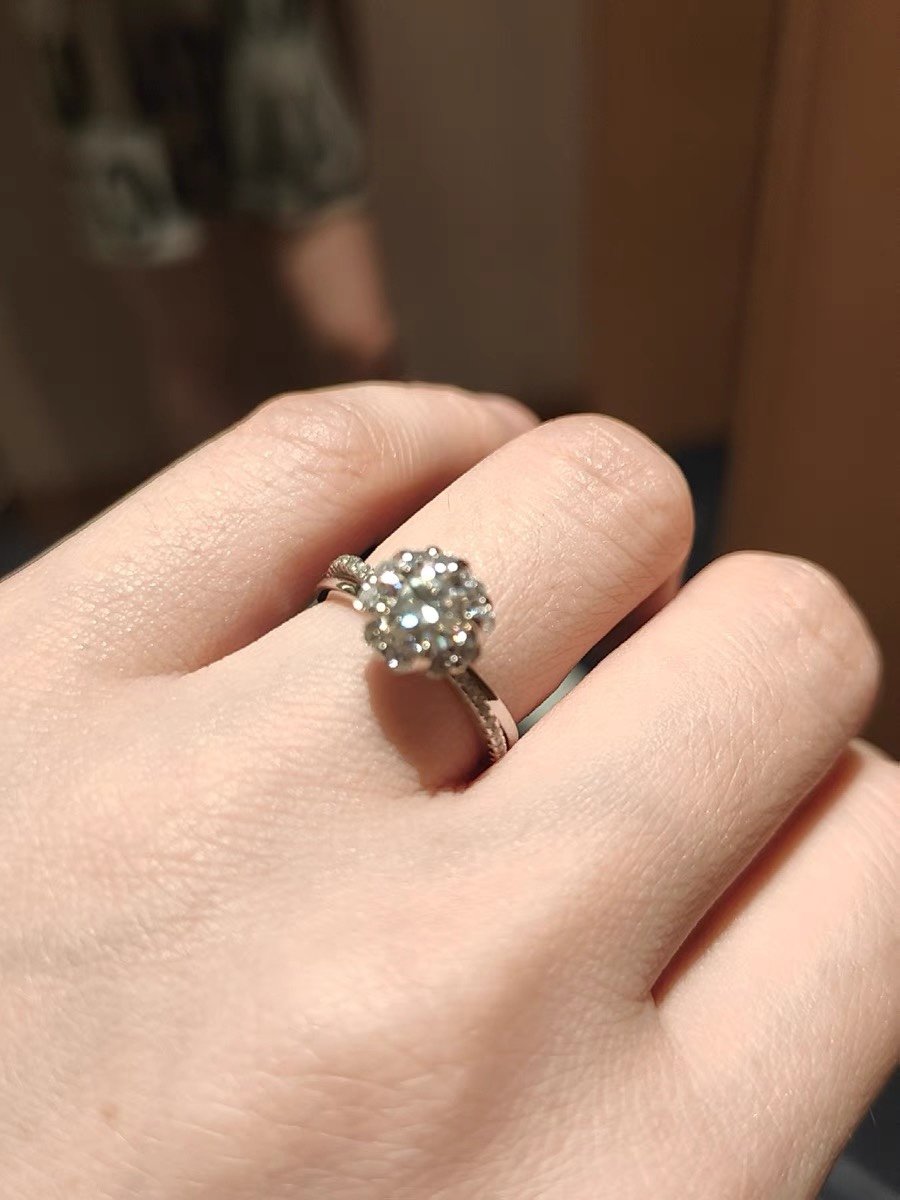 尚美花蕾交叉半钻戒指结婚钻级殿堂级款