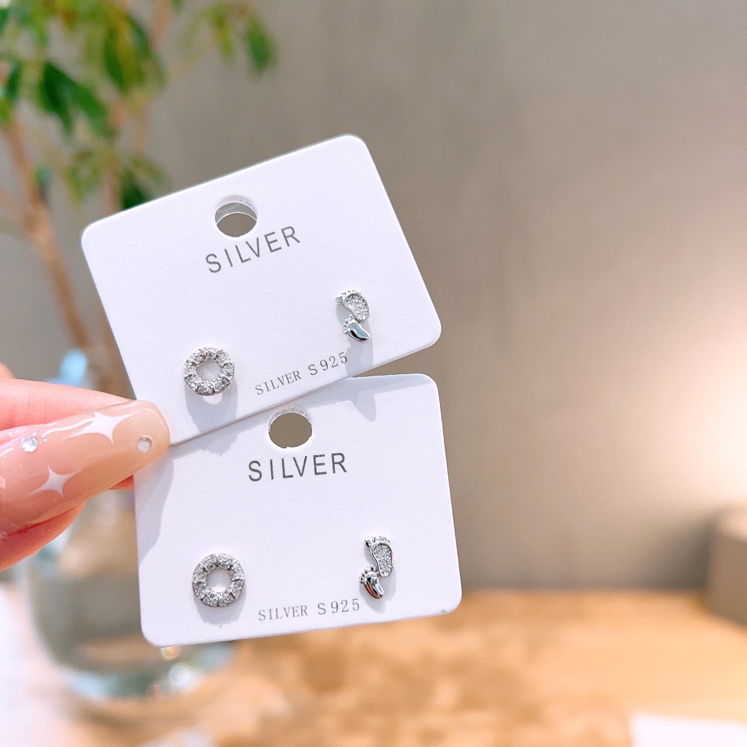 ミニマルファインシルバーイヤリングゴールド 日常使い