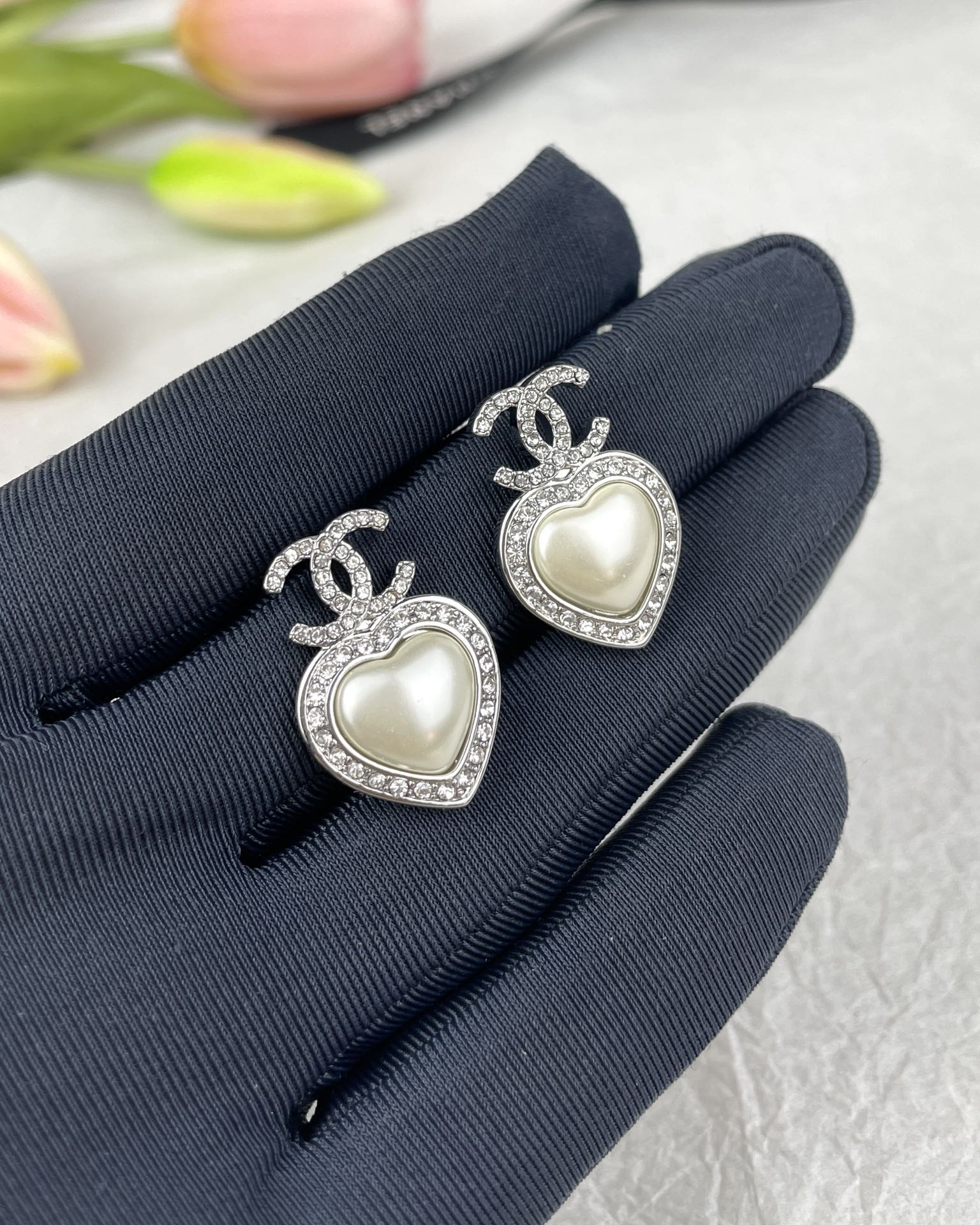 NO:703242,Ch@nel white love resin double c earrings, Chanel earrings, chanel, earrings19860909Ch@nel白色爱心树脂双c耳环,香奈儿耳钉,chanel,earrings,Jewelry