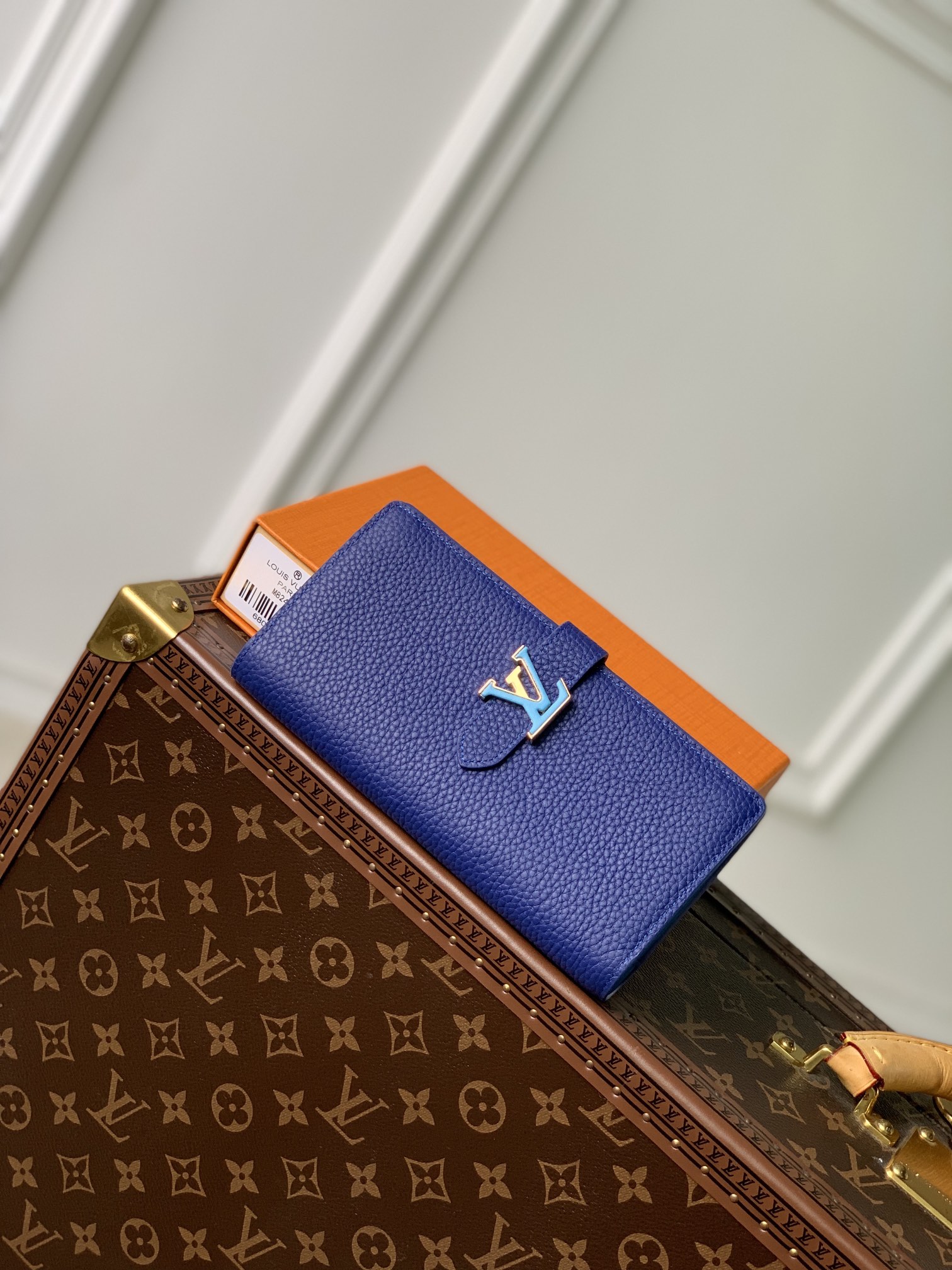 Louis Vuitton LV Capucines Wallet Blue Taurillon M82441