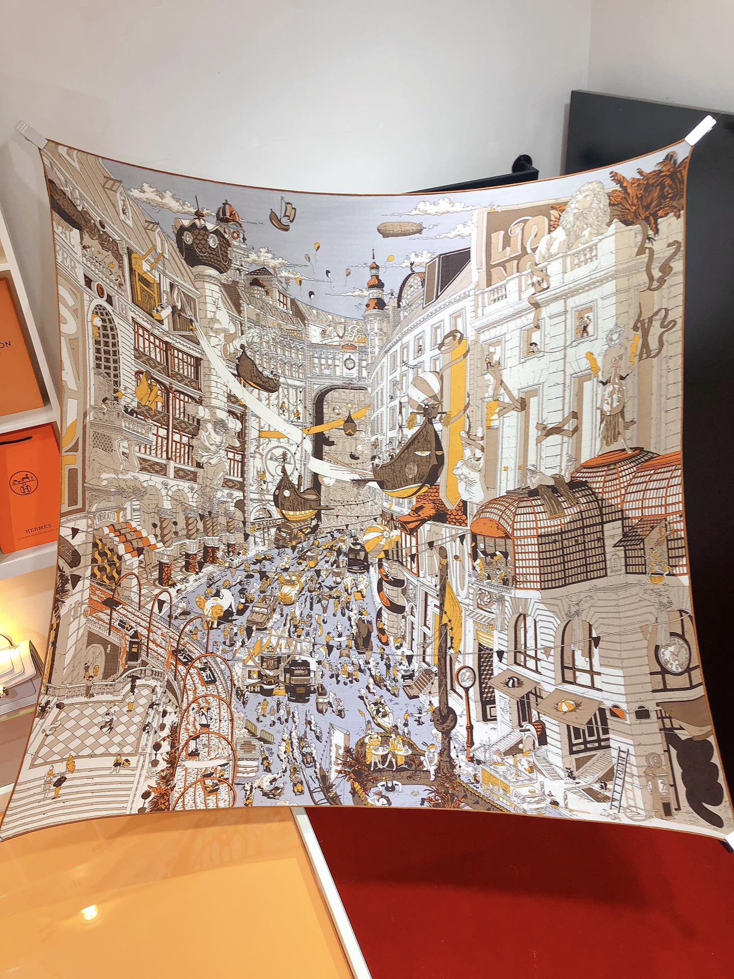 NO:171066,RHMS23113H 140cm velvet square scarf, this Hermes must-have accessory can be worn in various ways, and it is suitable for any clothing. Whether tied around the neck, or worn as a belt, hairband and headscarf, it is pleasing to the eye. The thickness available in all seasons is super practical, smooth and has a good feel, and the fabric is easy to shape, and it is purely hand-made curled edges. [70 cashmere 30 silk. 140X140cm], high-version scarf, hermes, real silk19860909RHMS23113H家140cm丝绒方巾,这款Hermes必备配饰可以多种方式佩戴,与任何服饰皆搭配得宜.无论系绕颈间,或作为腰带、束发带及头巾佩戴,皆赏心悦目.四季可用的厚度 ,超实用 ,手感顺滑好面料易塑形,纯手工卷边.【70羊绒 30真丝.140X140cm】,高版本围巾,hermes,real silk,scarf