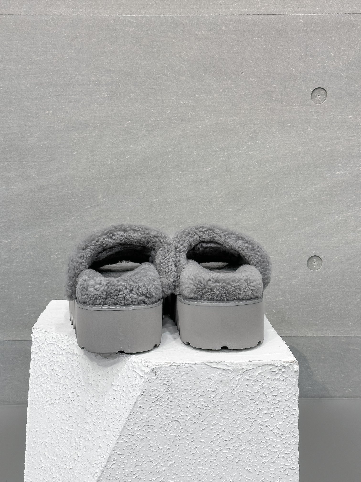New Cortex Slippers for Lazy Comfort: 4cm Taller, Thicker, and Stylish - 图片 4