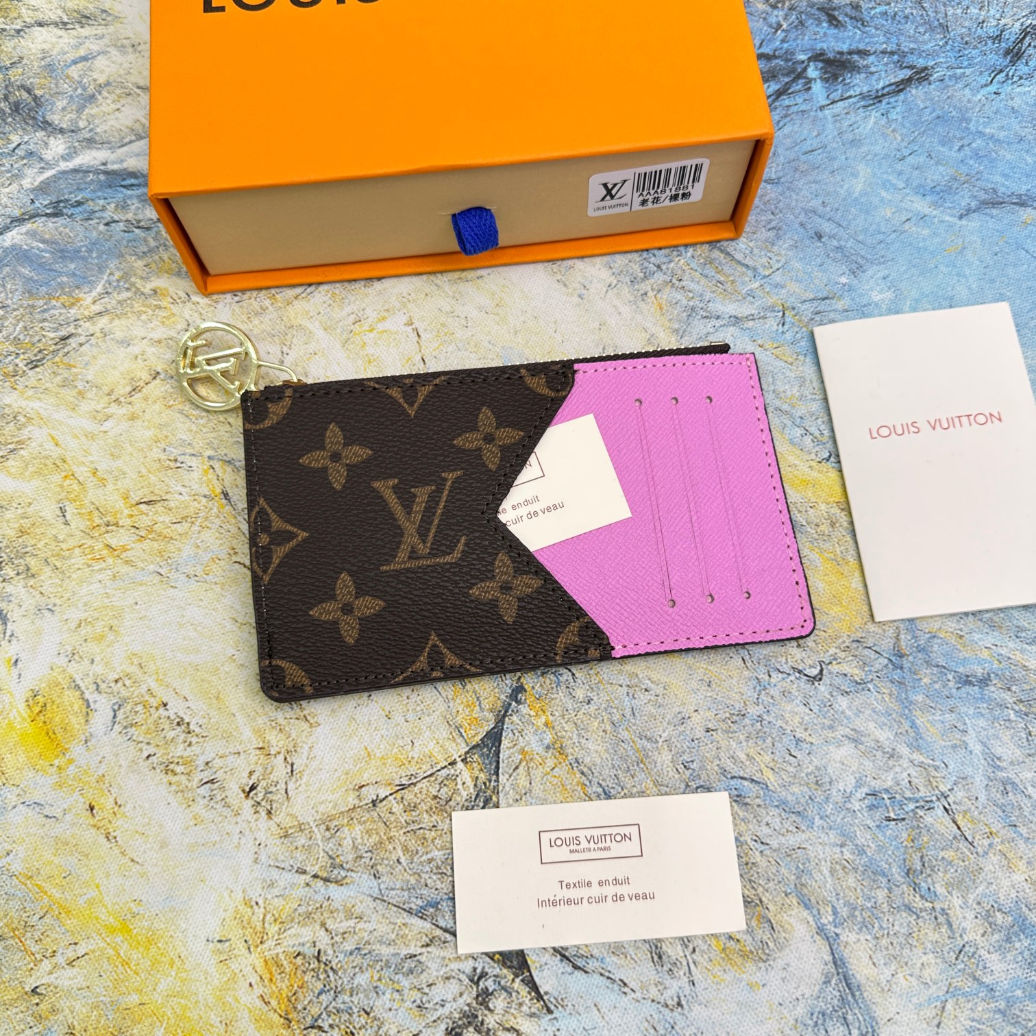 Classic leather card holder front