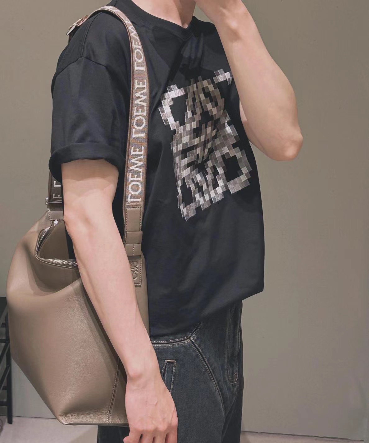 NO:342803,Luo Family Men's New Cubi Commuter Shoulder Backpack New Color (Winter Brown), Men's Postal Package, Loewe, Backpacks19860909罗家男士 新款 Cubi通勤肩背包新色（冬季棕）,男款邮差包,loewe,backpacks,Bag