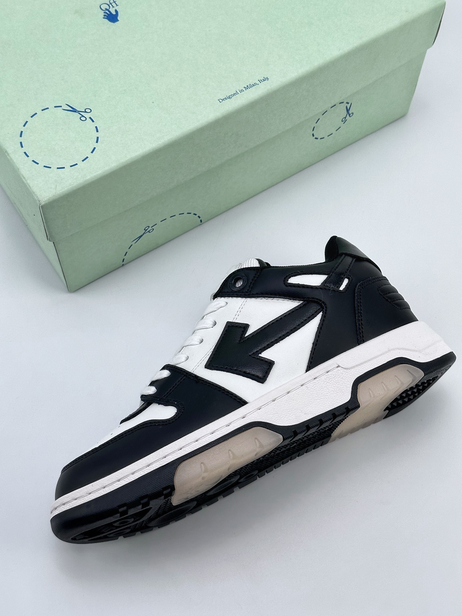 OFF- WHITE Out of Office OMIA189S22LEA0010110