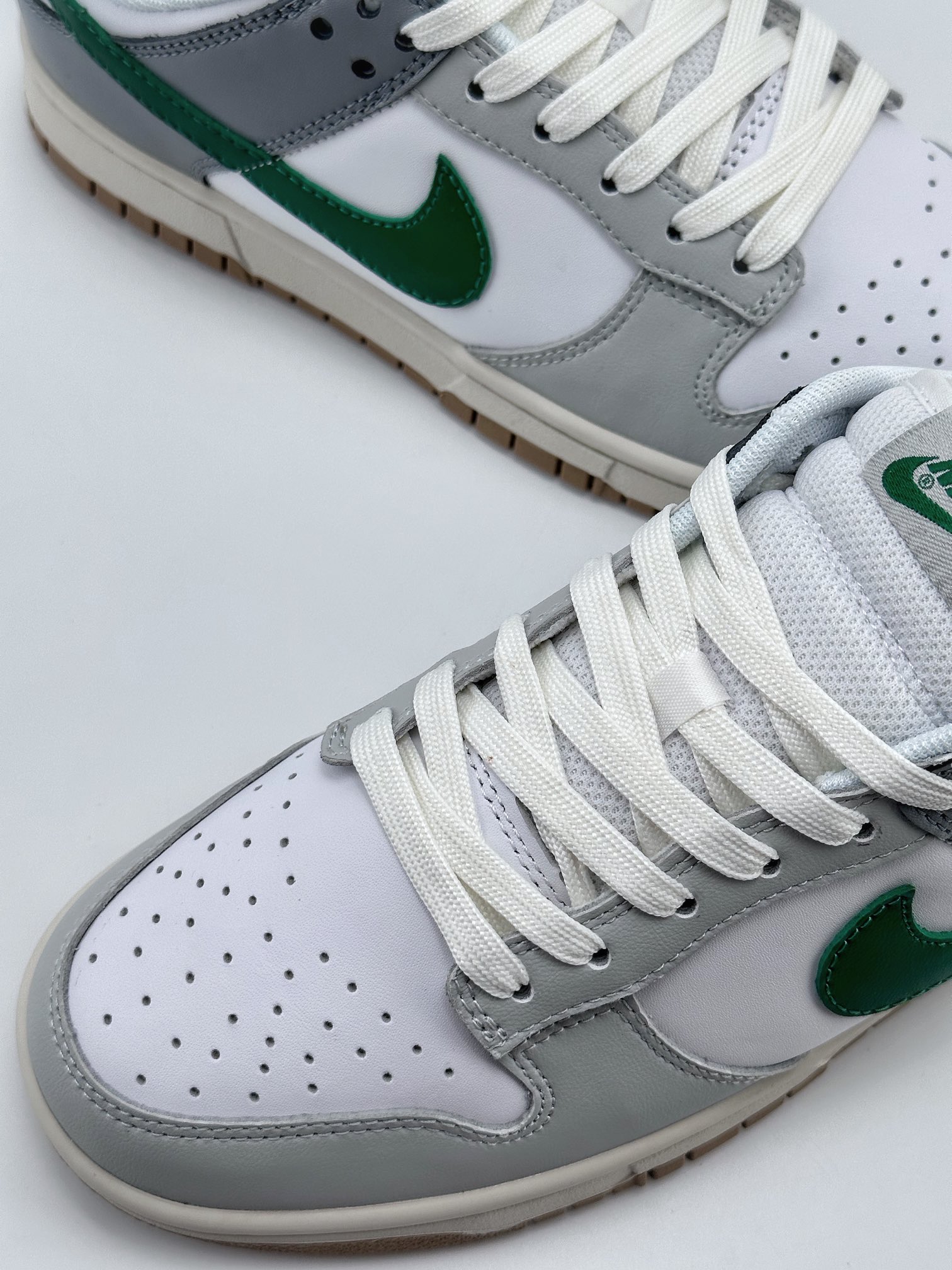 Nike SB Dunk Low White Gray Green 624044-131