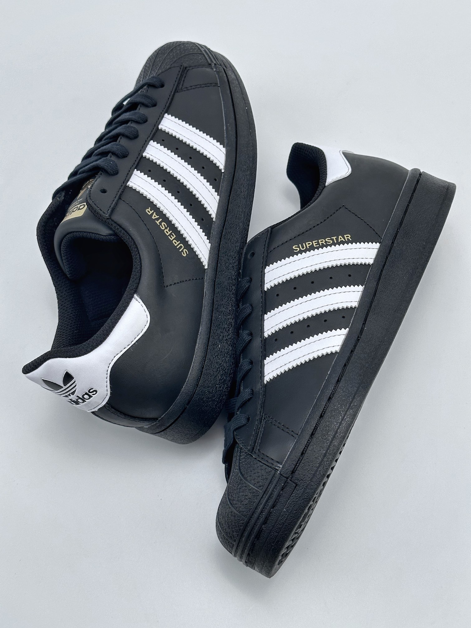 adlidas originals Superstar shell toe black and white EG4959