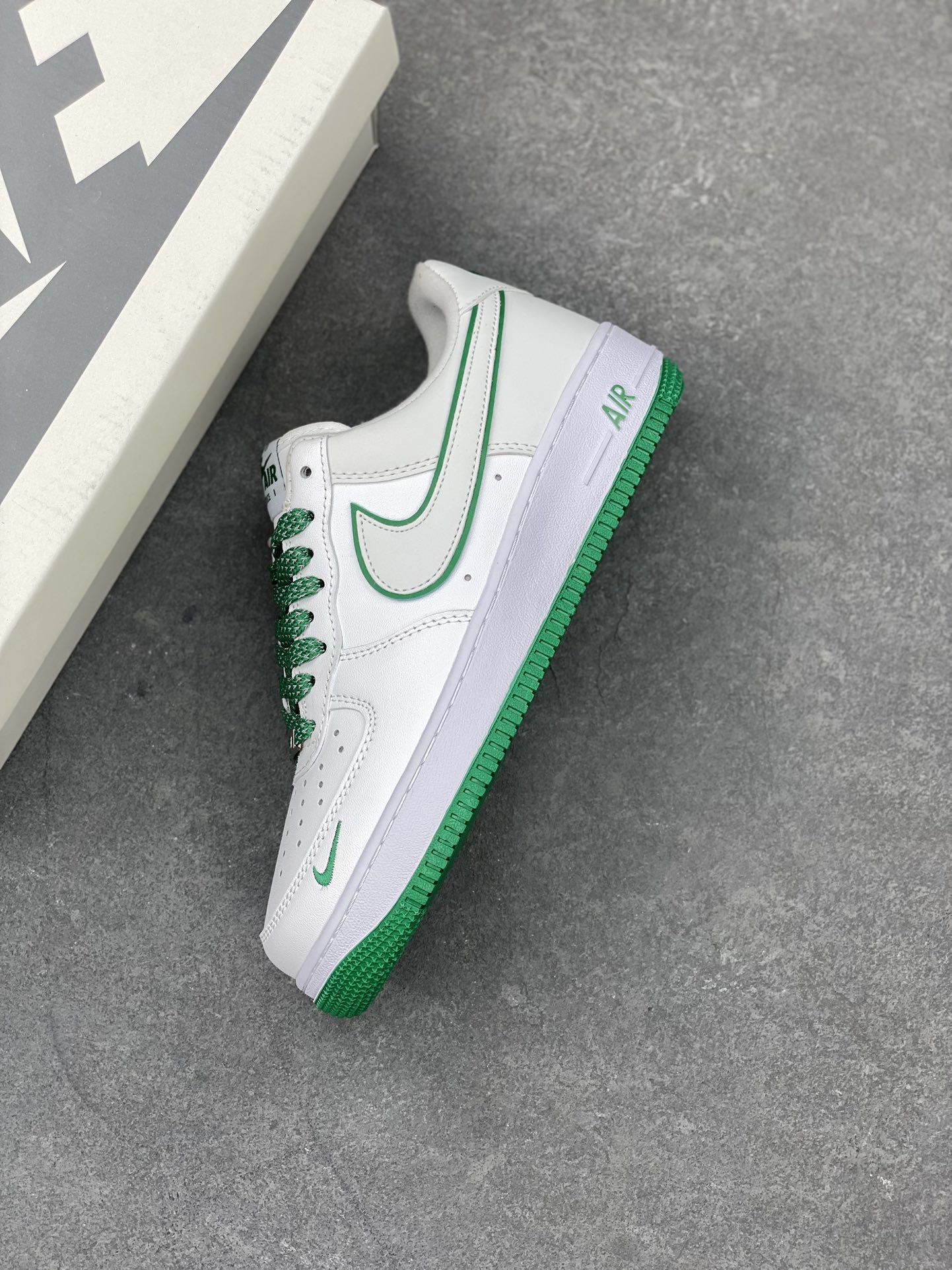 Nike Air Force 1 '07 Low White Green Casual Shoes - Limited Edition 8 i1693255500 8216 6