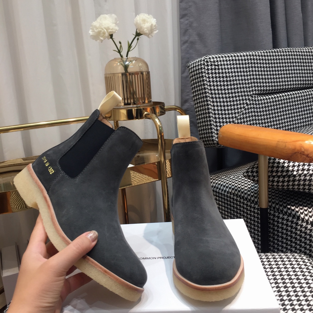 “Classic Chelsea Boots: Timeless Style for All Seasons, Available in Various Sizes” - 图片 4