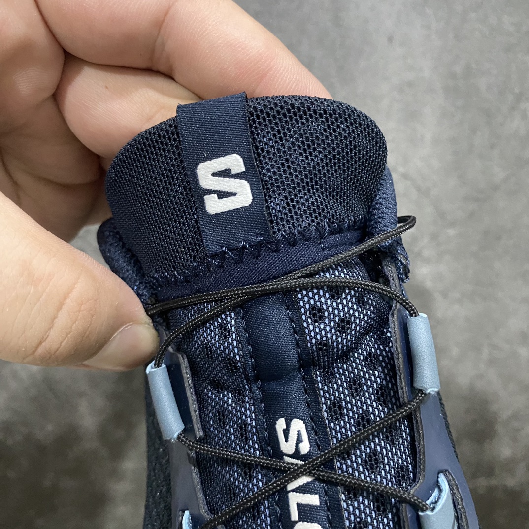 图片[4]-【绿x版】 Salomon XT-6 FTn萨洛蒙复古潮流户外机能登山跑鞋 卡其灰nn纯原外贸平台特供订单 耗时半年巨作 全套原纸板楦头开发 原厂特供网布配套加持 确保原汁原味 完美呈现版型 原档数据独家私模五层组合大底 男女鞋同步官方开发至46.5 原装Ortholite轻量化鞋垫 中底布带钢印编号 原厂TPU锁扣 进口港宝加持 后跟自然饱满 还原公司包裹性 鞋面以“锯齿”状的包裹系统呈现 在基色底之下加入了各种色点缀 将公司的最新技术和时尚前卫的造型融入耐用的长跑款式中 鞋面由 TPU 薄膜制成 并焊接在高耐磨网眼上 使其既时尚又坚固 由 ACS底盘支撑 可增强稳定性和支撑力 以及由橡胶凸耳 Contragrip外底覆盖的 EVA 缓冲中底 旨在应对崎岖的地形 鞋舌上的彩色Salomon 标签、Quicklace 系统以及鞋头、鞋舌和鞋跟上的附加品牌使细节更加完美 让穿着者可以轻松驾驭户外与通勤下的任何运动生活场景 无缝鞋身户外随意纵横 颜值与脚感兼备 出街通勤 绝对非常吸睛 你值得拥有 尺码：36 36.5 37.5 38 38.5 39 40 40.5 41 42 42.5 43 44 44.5 45 46 46.5-莆田鞋批发中心