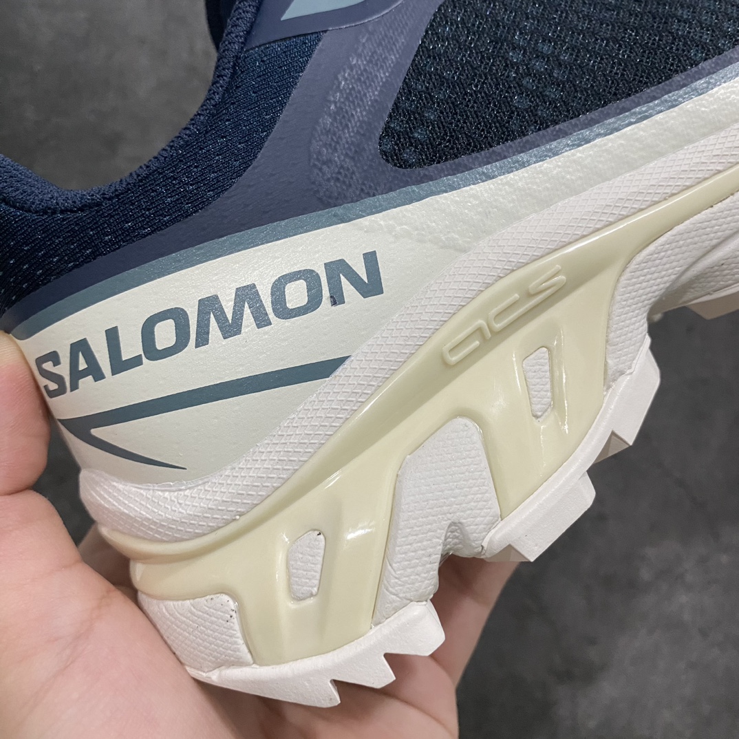 图片[2]-【绿x版】 Salomon XT-6 FTn萨洛蒙复古潮流户外机能登山跑鞋 卡其灰nn纯原外贸平台特供订单 耗时半年巨作 全套原纸板楦头开发 原厂特供网布配套加持 确保原汁原味 完美呈现版型 原档数据独家私模五层组合大底 男女鞋同步官方开发至46.5 原装Ortholite轻量化鞋垫 中底布带钢印编号 原厂TPU锁扣 进口港宝加持 后跟自然饱满 还原公司包裹性 鞋面以“锯齿”状的包裹系统呈现 在基色底之下加入了各种色点缀 将公司的最新技术和时尚前卫的造型融入耐用的长跑款式中 鞋面由 TPU 薄膜制成 并焊接在高耐磨网眼上 使其既时尚又坚固 由 ACS底盘支撑 可增强稳定性和支撑力 以及由橡胶凸耳 Contragrip外底覆盖的 EVA 缓冲中底 旨在应对崎岖的地形 鞋舌上的彩色Salomon 标签、Quicklace 系统以及鞋头、鞋舌和鞋跟上的附加品牌使细节更加完美 让穿着者可以轻松驾驭户外与通勤下的任何运动生活场景 无缝鞋身户外随意纵横 颜值与脚感兼备 出街通勤 绝对非常吸睛 你值得拥有 尺码：36 36.5 37.5 38 38.5 39 40 40.5 41 42 42.5 43 44 44.5 45 46 46.5-莆田鞋批发中心